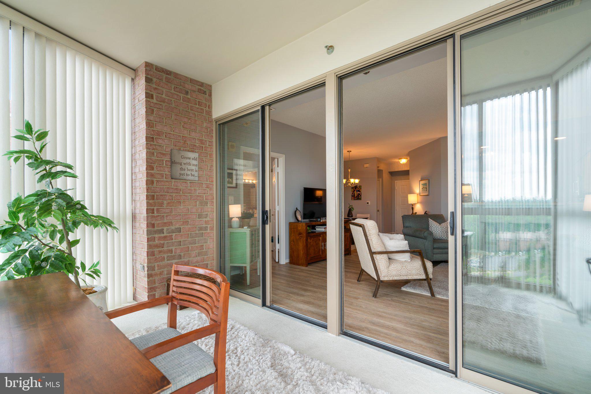 VANTAGE POINT WEST AT LW - Residential