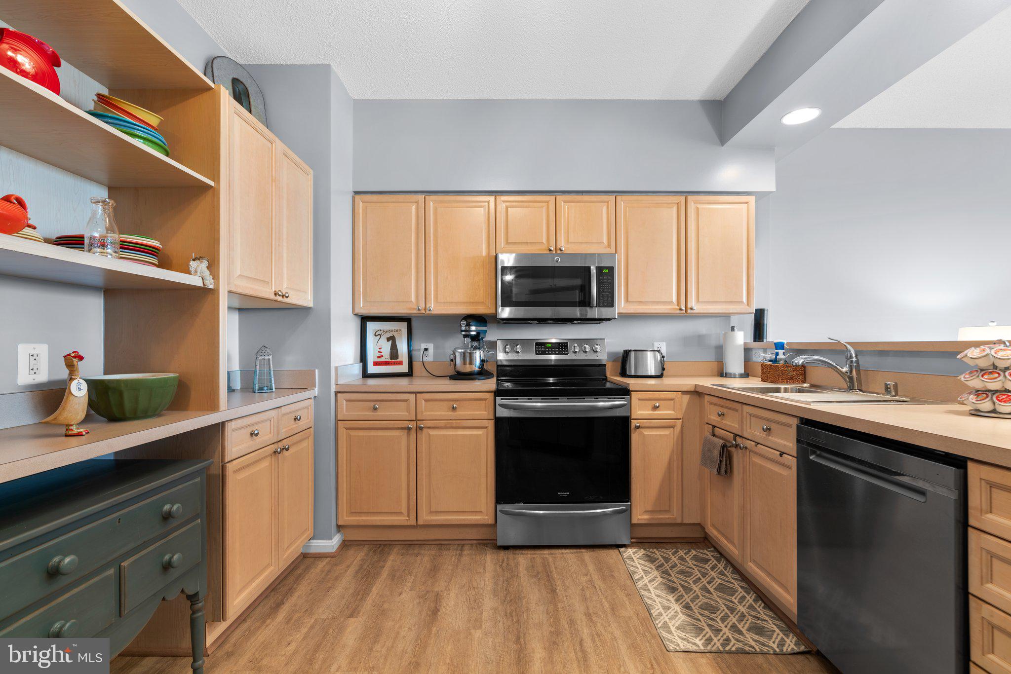 VANTAGE POINT WEST AT LW - Residential