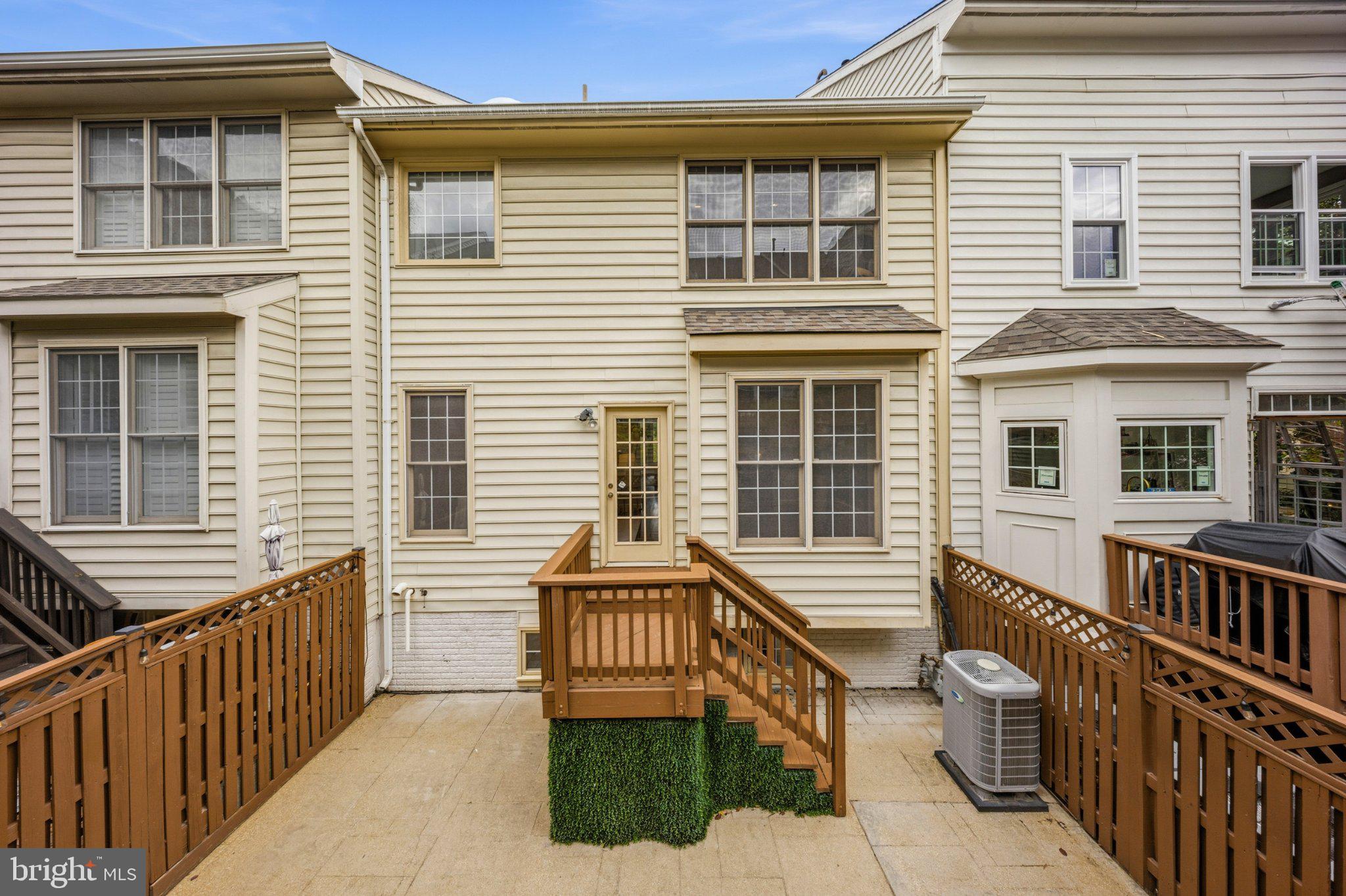 2536 GADSBY PLACE