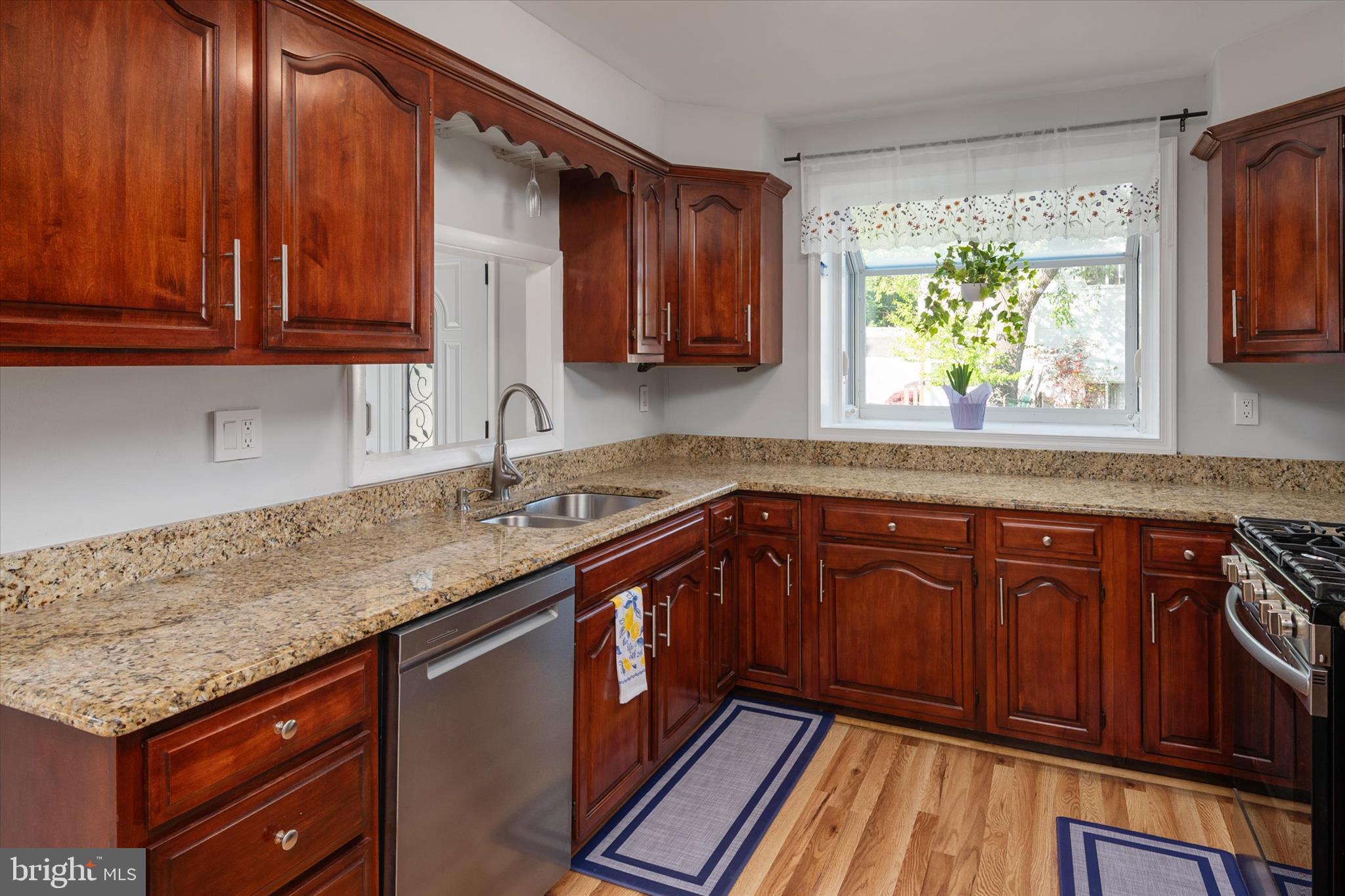 PINE GROVE HOMES - Residential