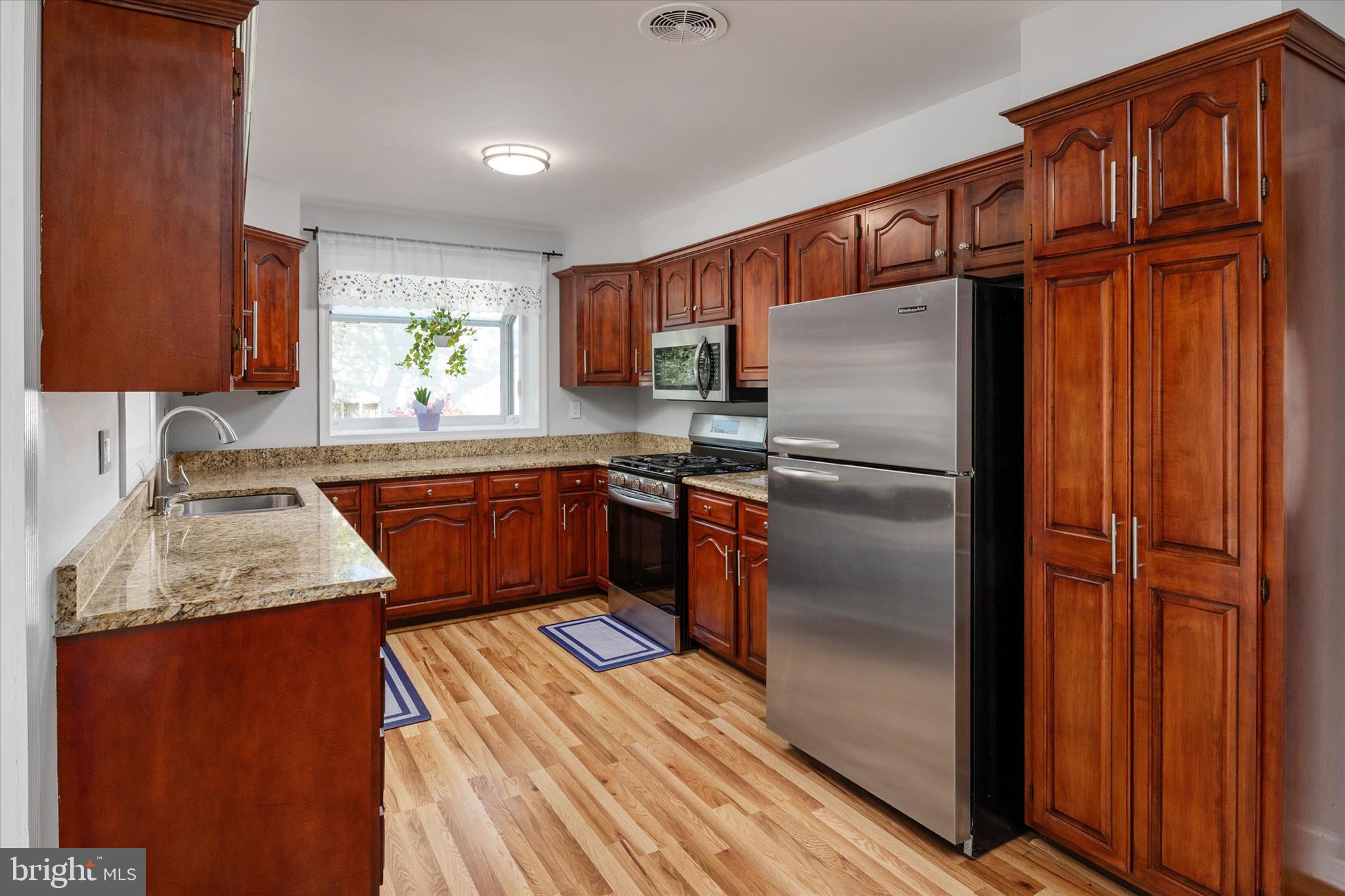 PINE GROVE HOMES - Residential