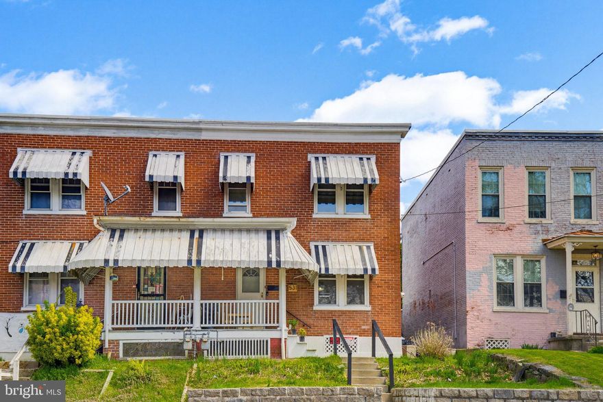 If you’ve been waiting for your chance to buy in Lancaster PA without giving up your firstborn… this is it. 👀
This semi-detached brick beauty on the edge of the city has been seriously upgraded—featuring a standout open kitchen with matte black stainless steel appliances, plus a full conversion to forced air with a brand-new HVAC.
Out back? A fully fenced, private oasis with pergola, concrete patio, and secure off-street parking with an automatic driveway gate (yes—actual parking 🙌).
Step inside to a built-in mudroom bench (because life is messy), fresh paint throughout, modern window treatments, and ceiling fans that pull it all together into a clean, contemporary feel.
Location hits too—minutes to the vibrant and booming downtown Lancaster, Route 30, and right around the corner from Lancaster County Central Park (over 544 acres) for trails, fresh air, and a reset when you need it.
✨ Coming Soon 
Showings start April 11
 🏡 Open House Sunday April 12, 1–3 PM
Don’t wait on this one… homes like this don’t sit.