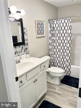 100 N MASSACHUSETTS AVENUE