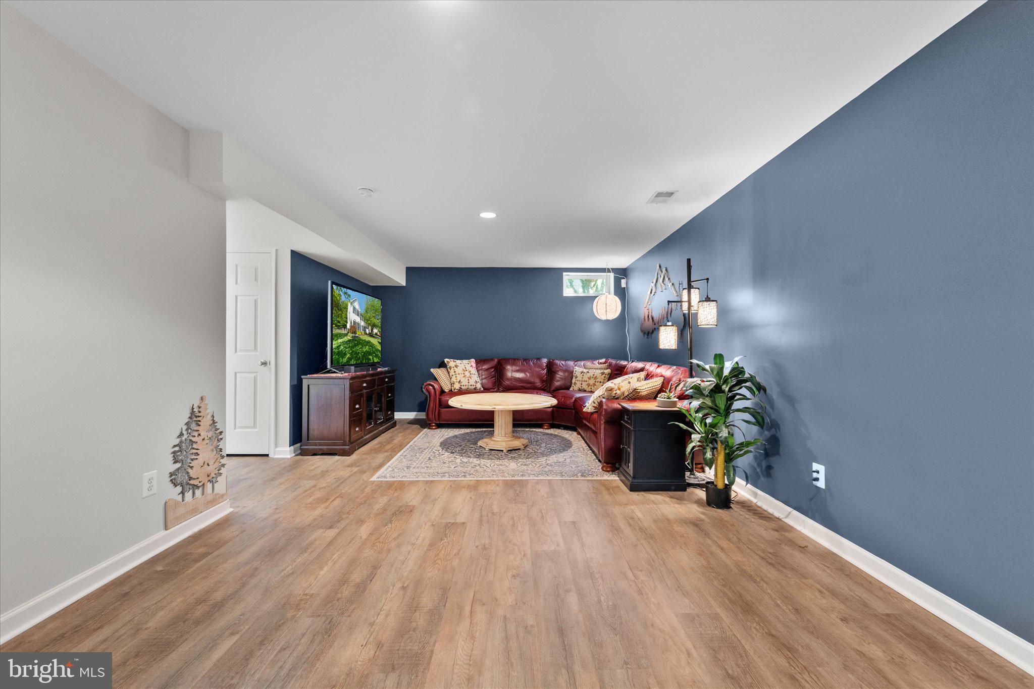 MEADOWBROOK WOODS - Residential