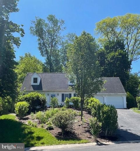 110 HAMPDEN DRIVE MOUNTVILLE PA 17554