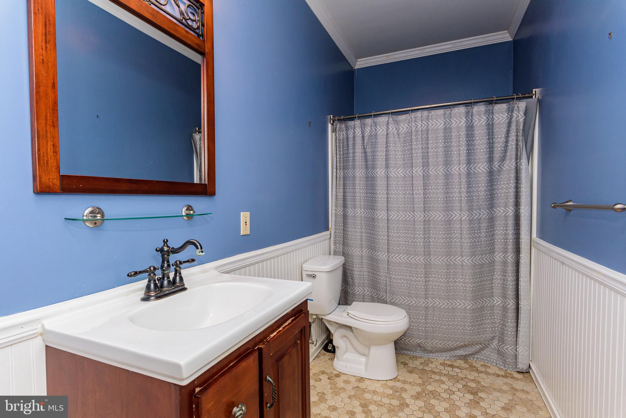 CAPTAIN'S COVE - Residential