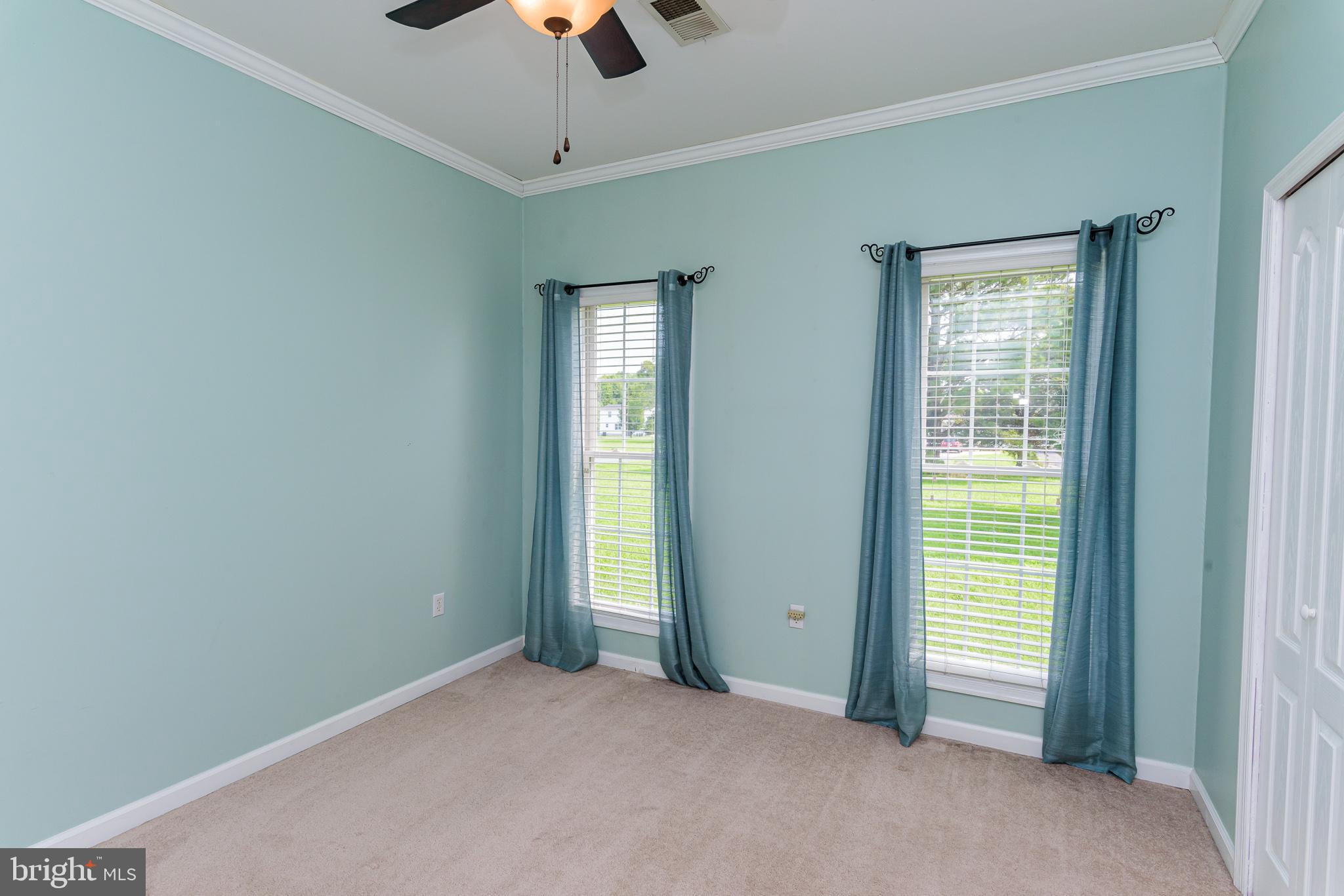 CAPTAIN'S COVE - Residential