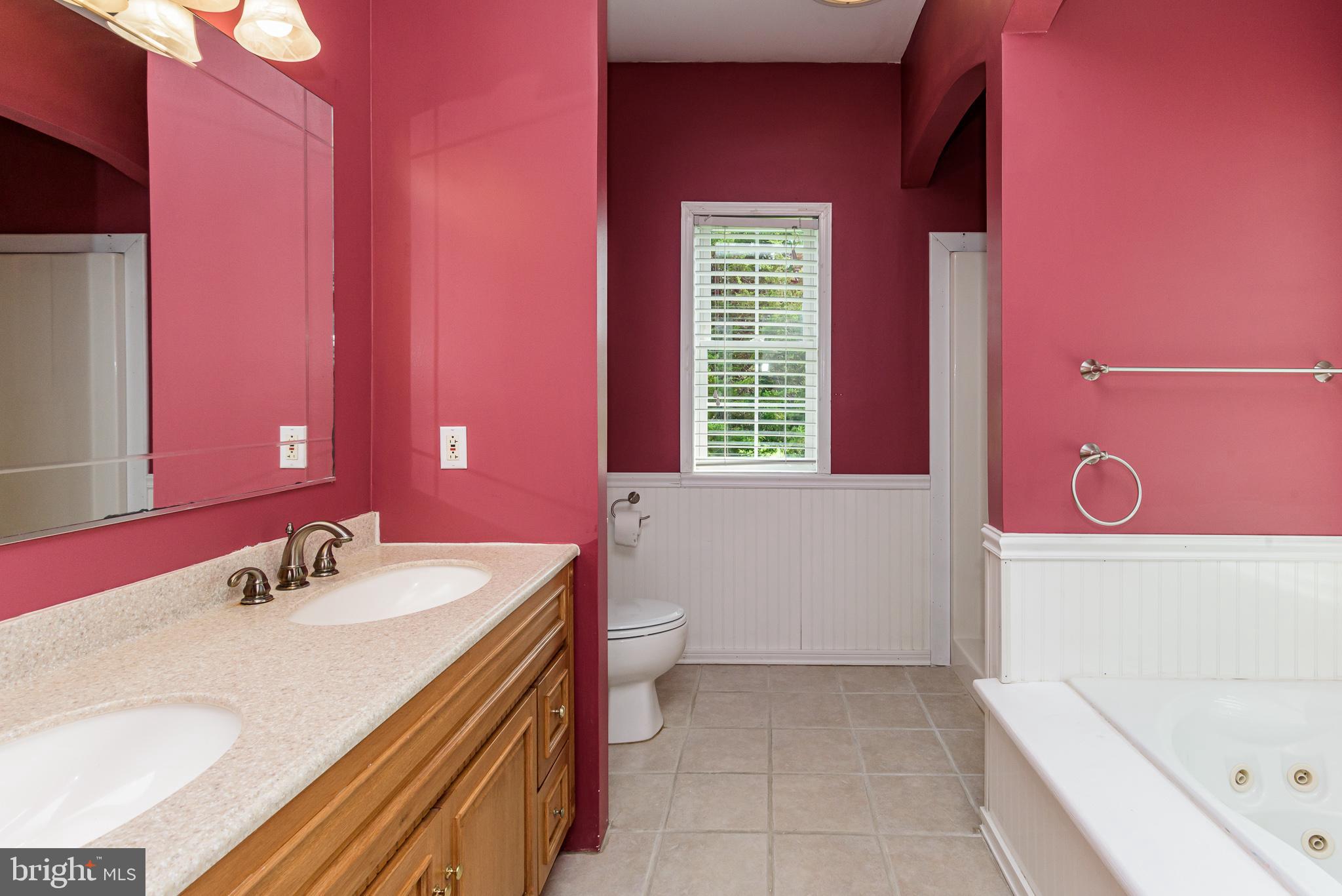 CAPTAIN'S COVE - Residential