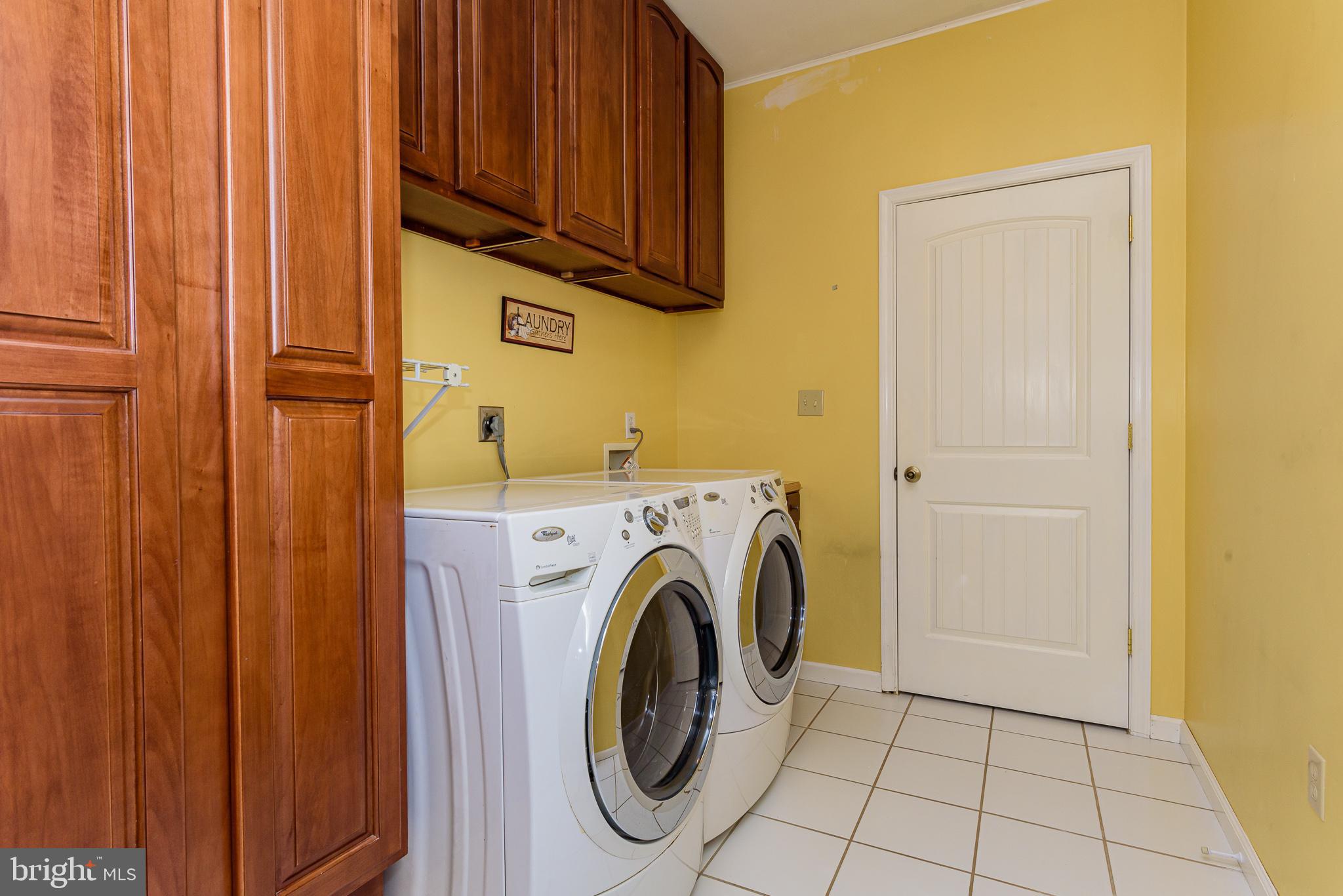 CAPTAIN'S COVE - Residential