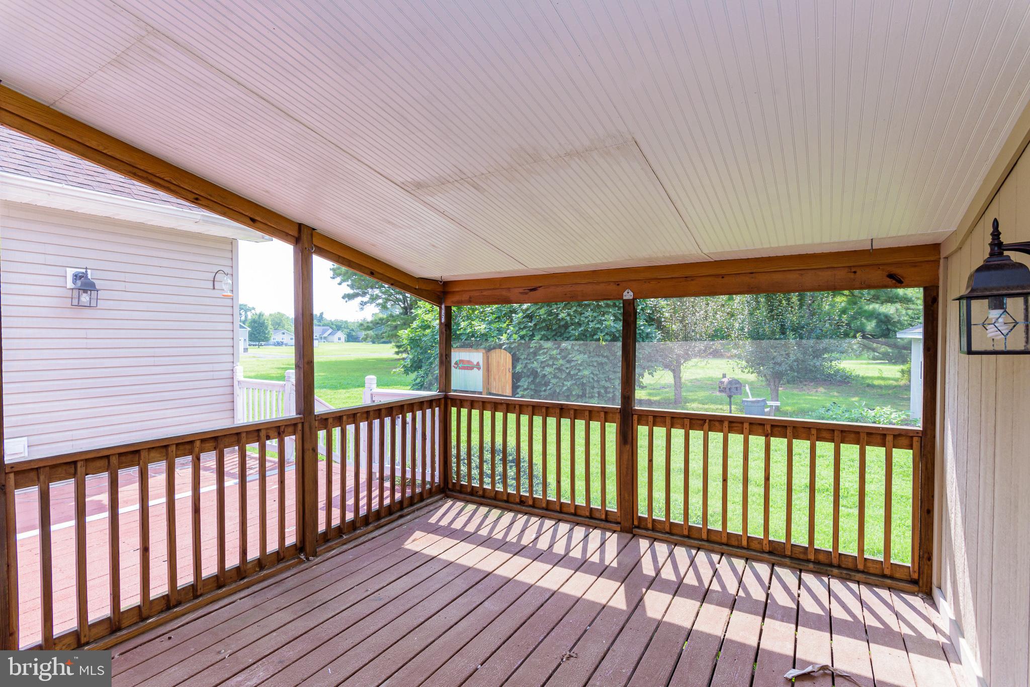 CAPTAIN'S COVE - Residential