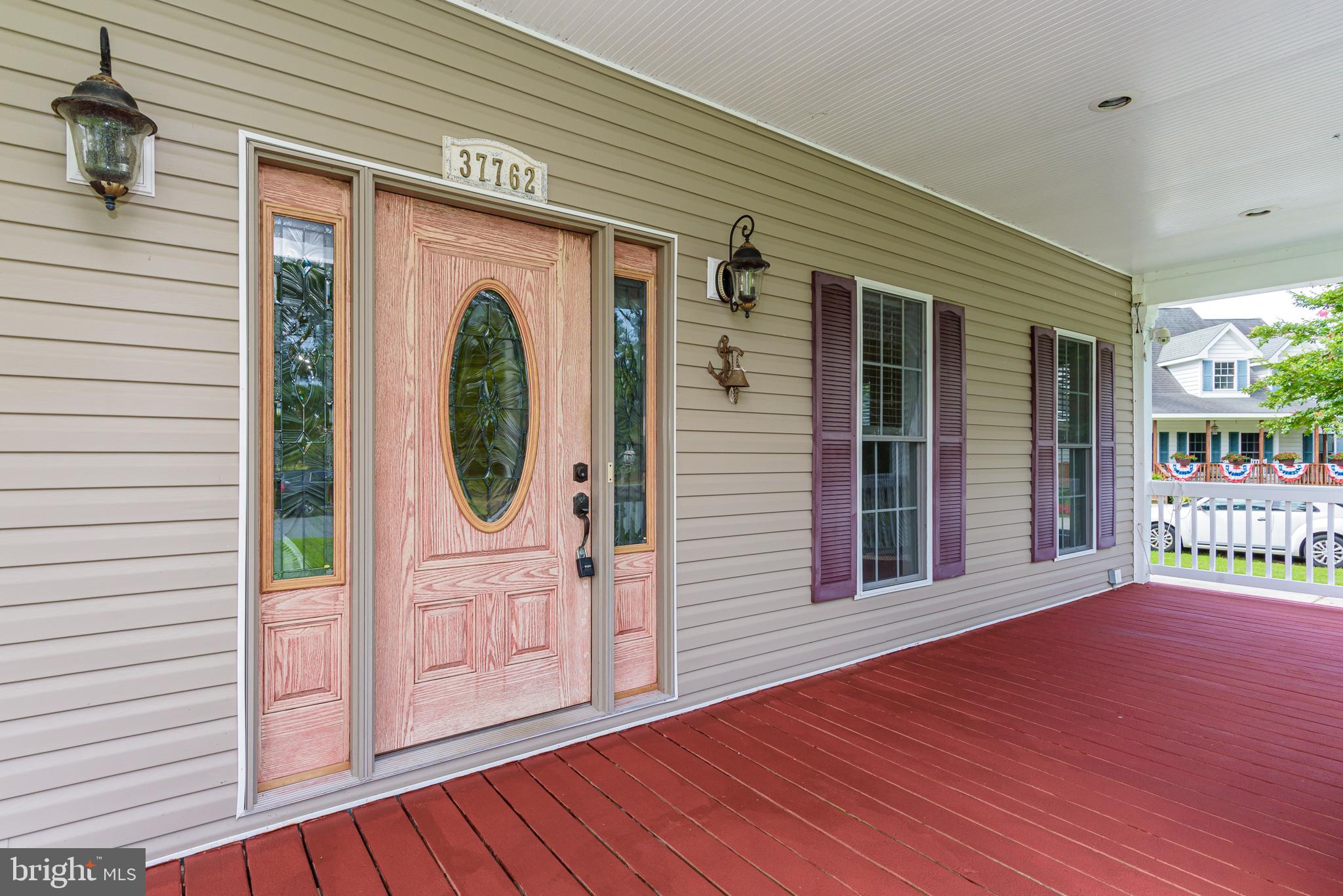 CAPTAIN'S COVE - Residential