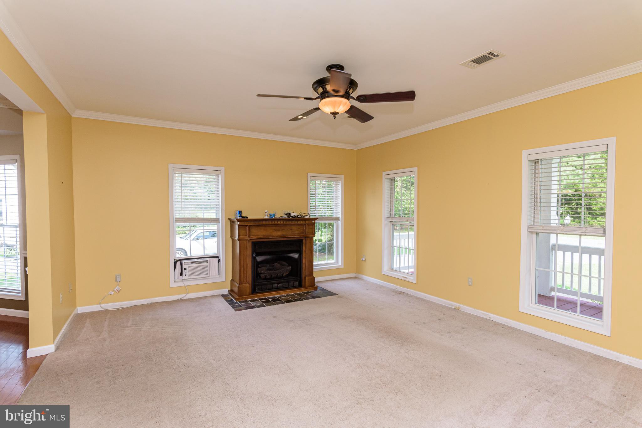 CAPTAIN'S COVE - Residential