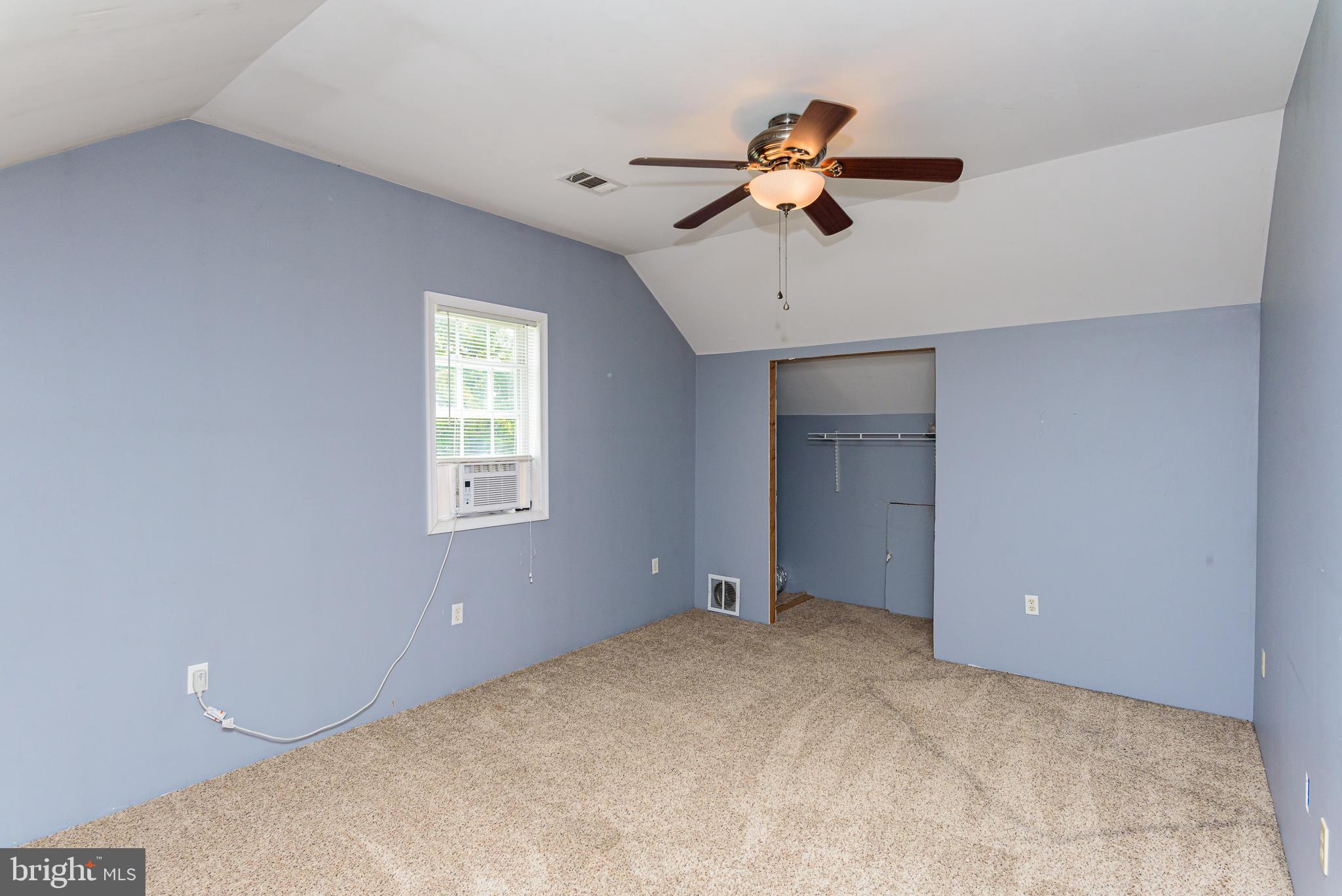 CAPTAIN'S COVE - Residential