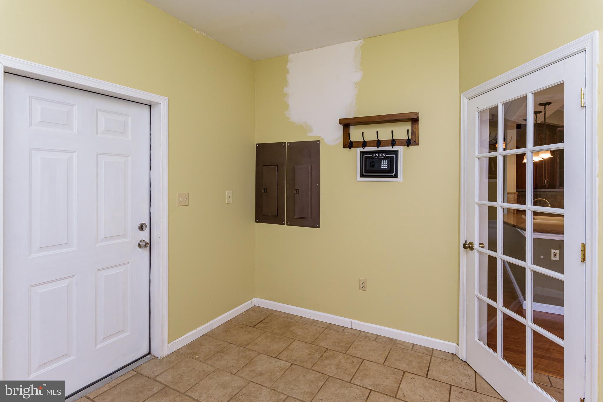 CAPTAIN'S COVE - Residential