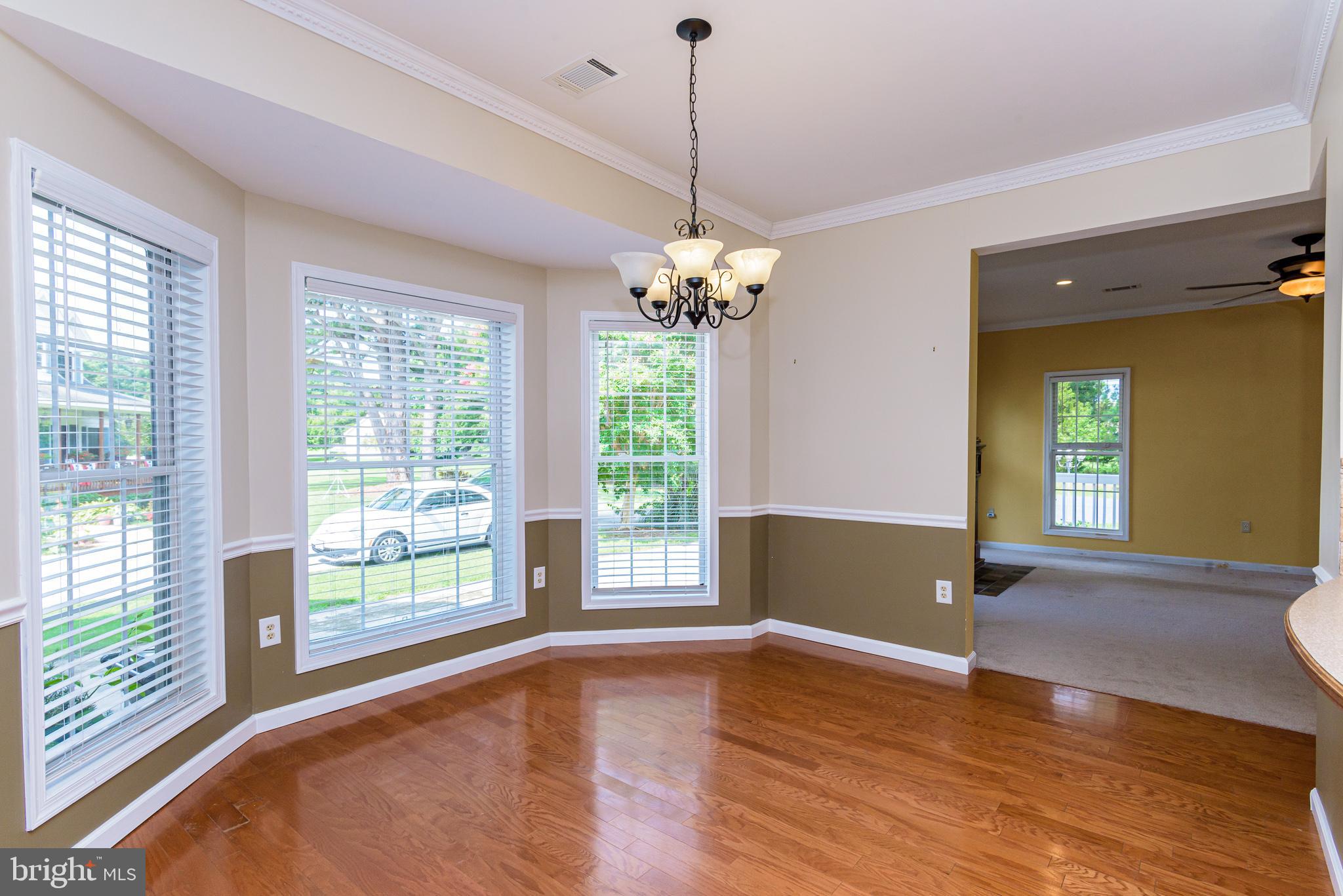 CAPTAIN'S COVE - Residential