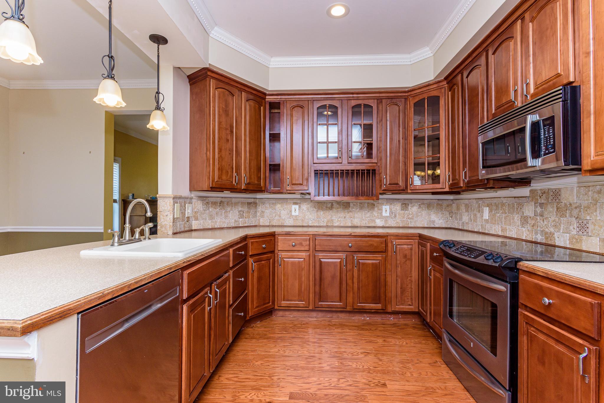 CAPTAIN'S COVE - Residential