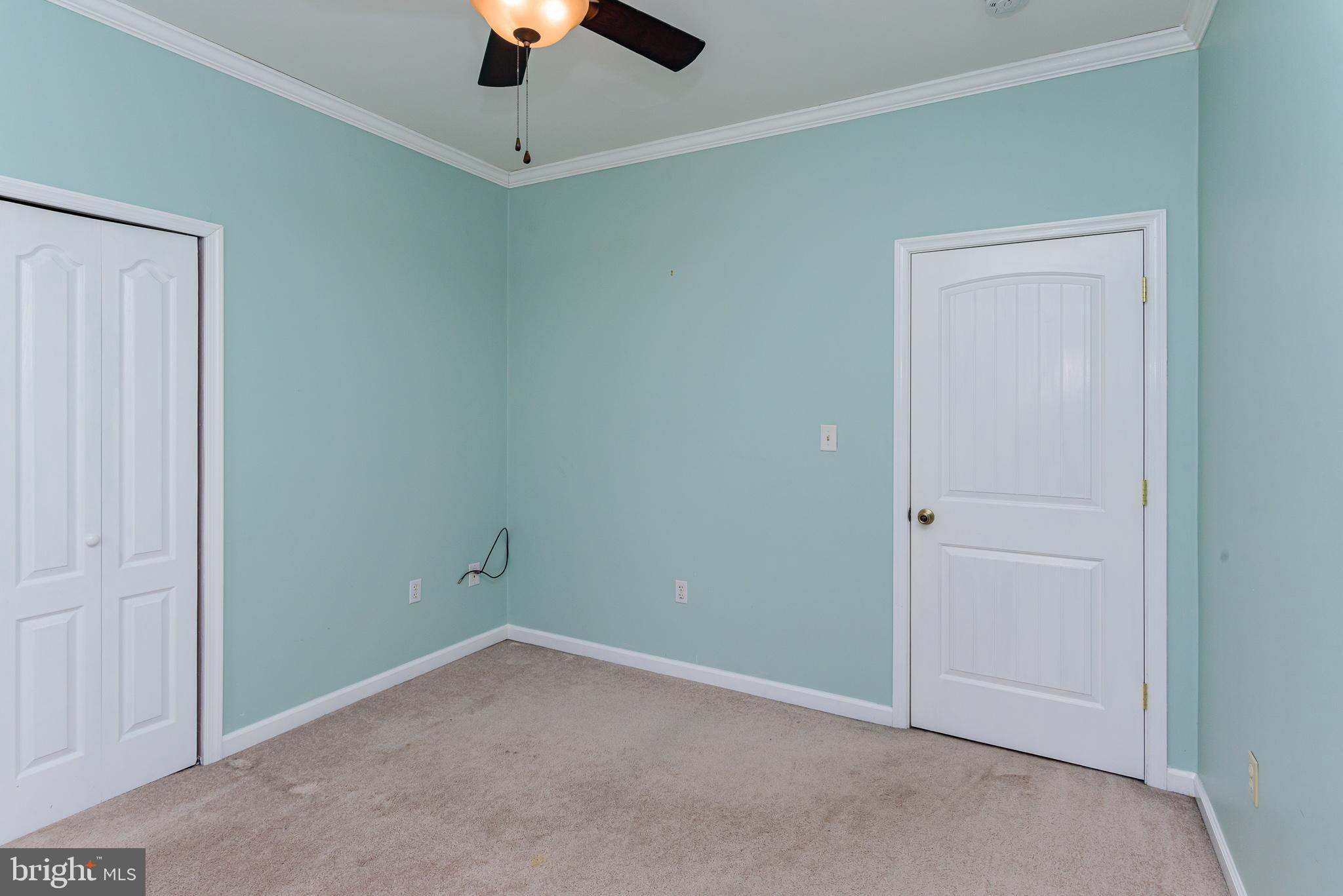 CAPTAIN'S COVE - Residential