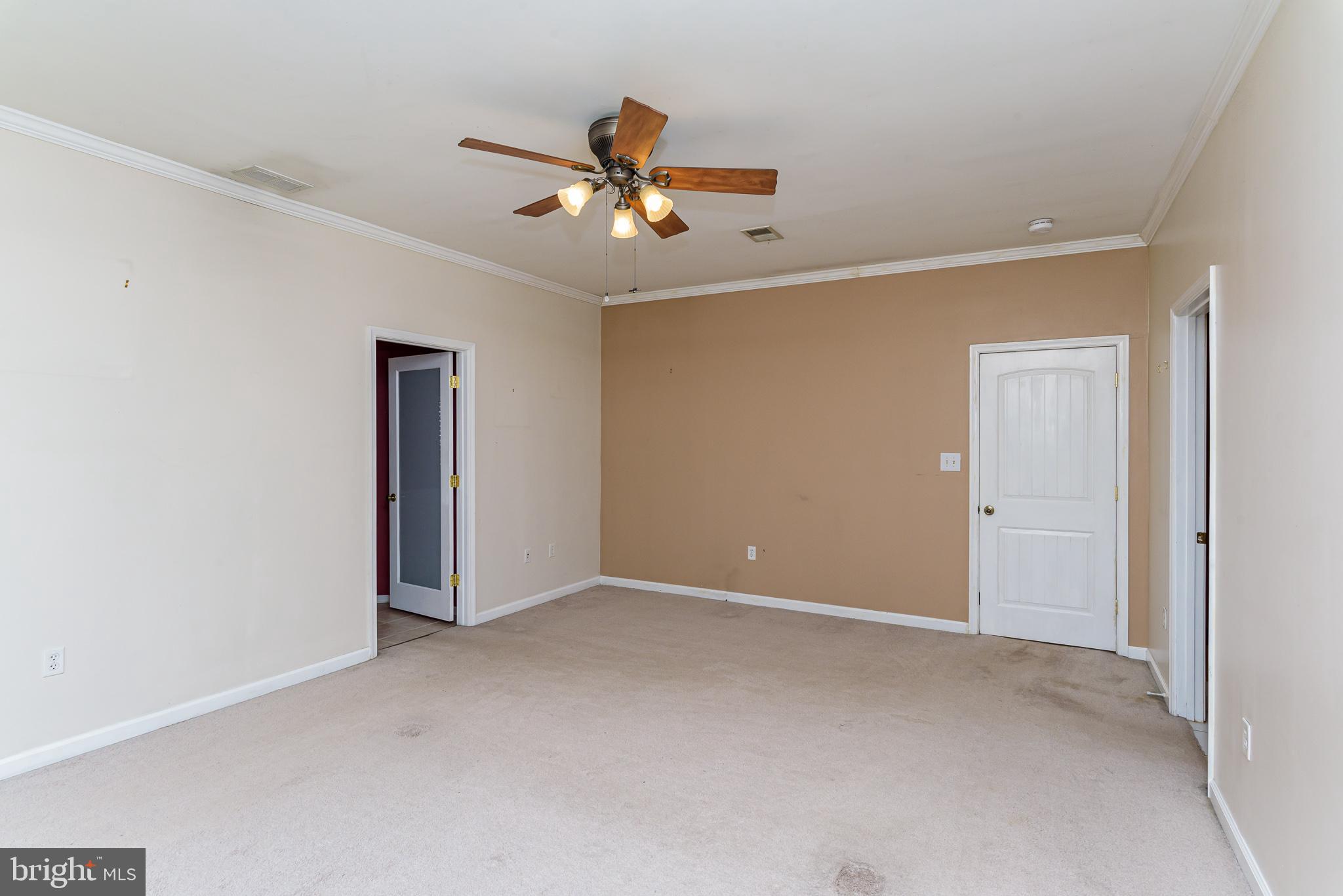 CAPTAIN'S COVE - Residential