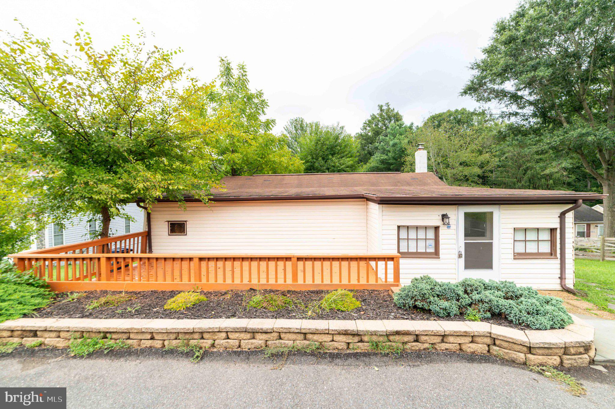 8107 MAPLEWOOD DRIVE