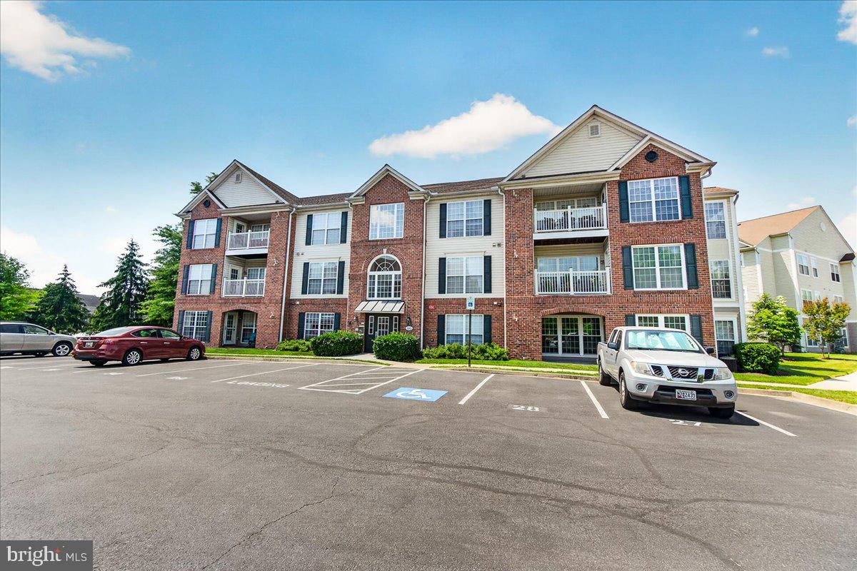 BALLENGER CREEK CENTER POND - Residential