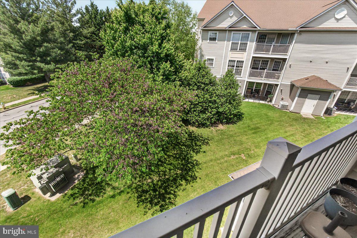 BALLENGER CREEK CENTER POND - Residential