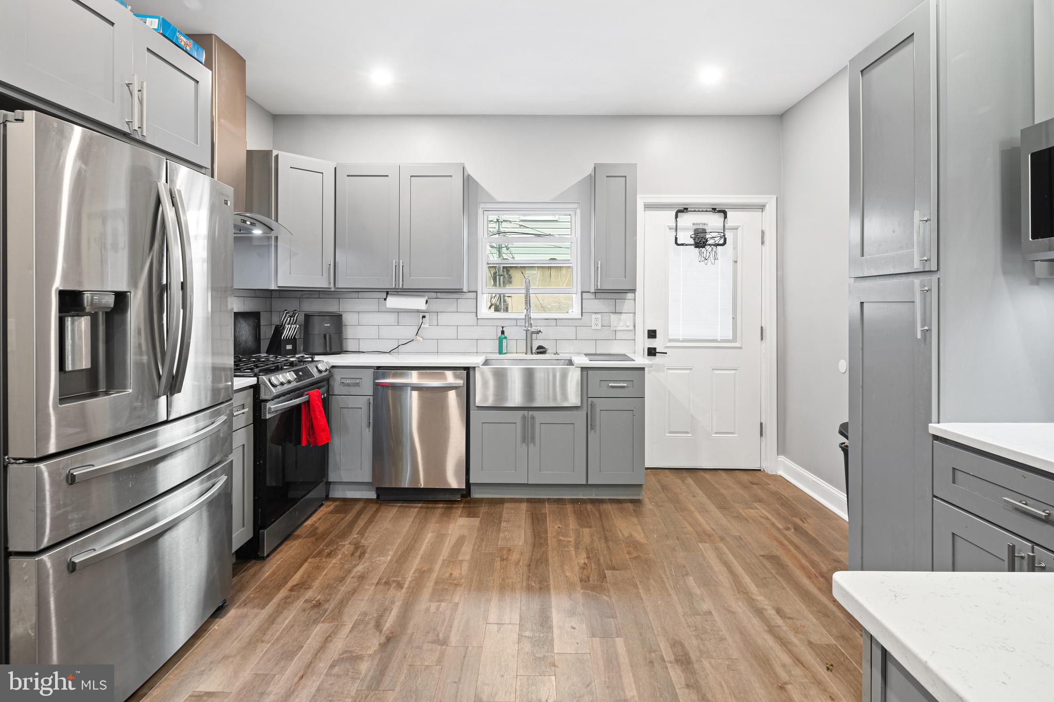 POINT BREEZE - Residential