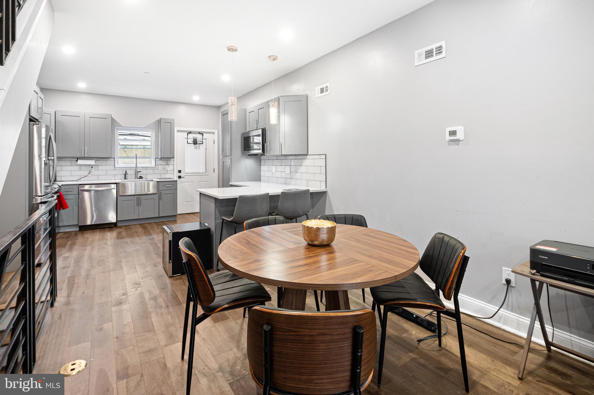 POINT BREEZE - Residential