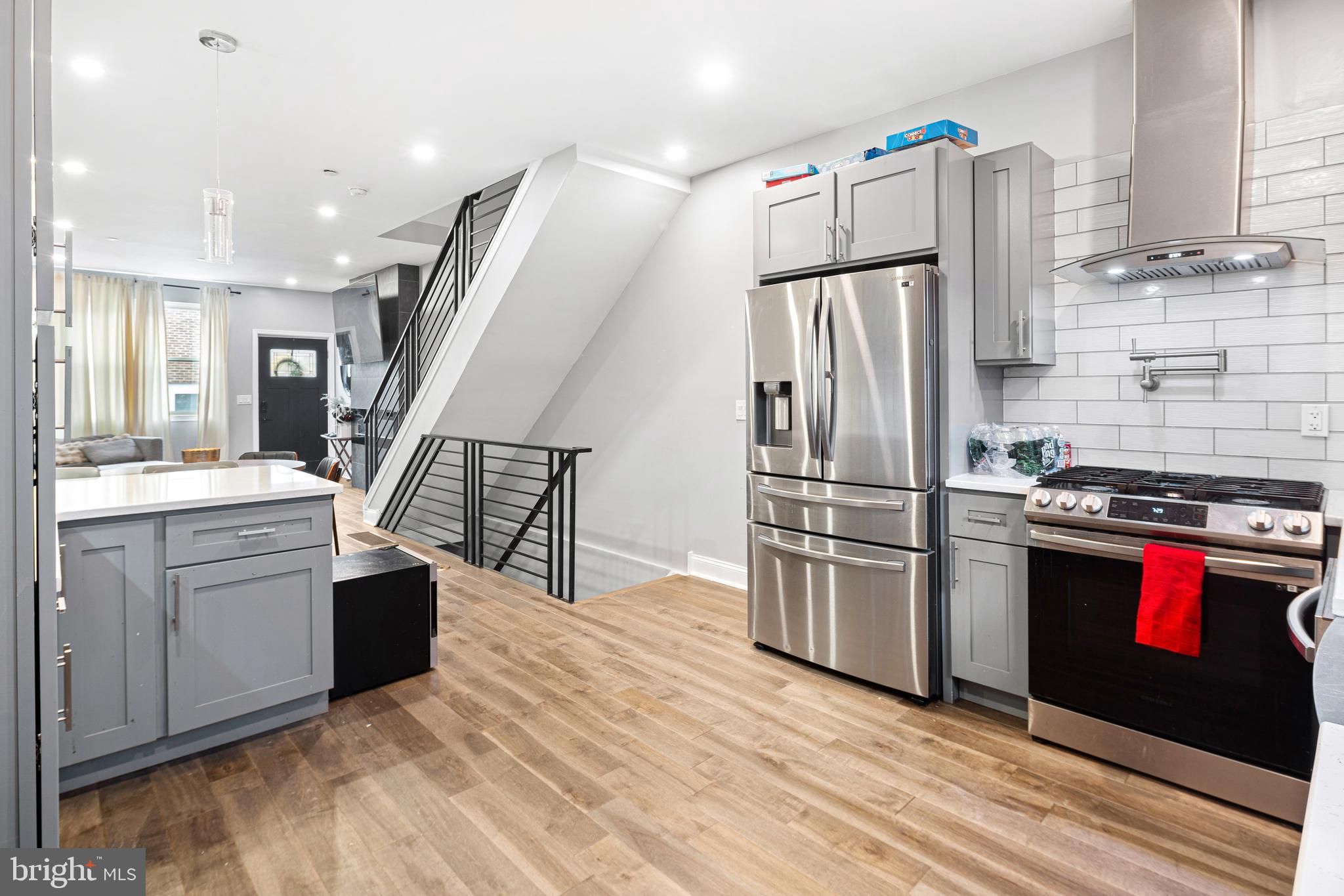 POINT BREEZE - Residential