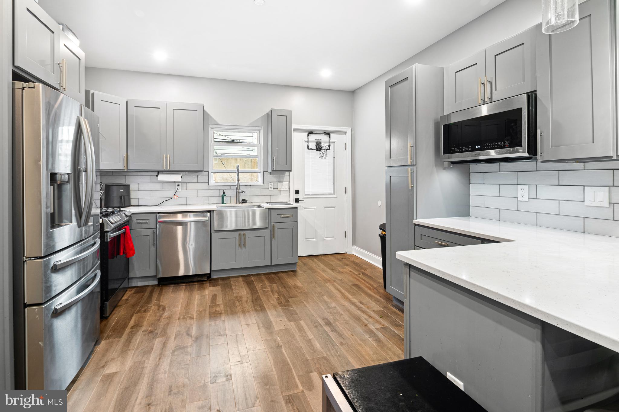 POINT BREEZE - Residential