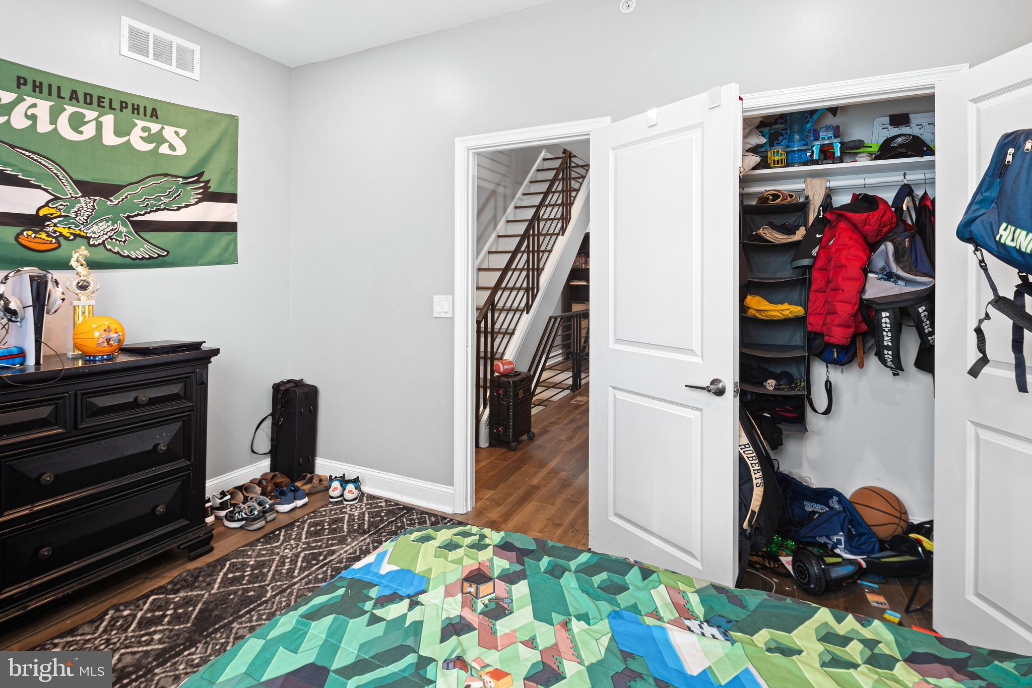 POINT BREEZE - Residential