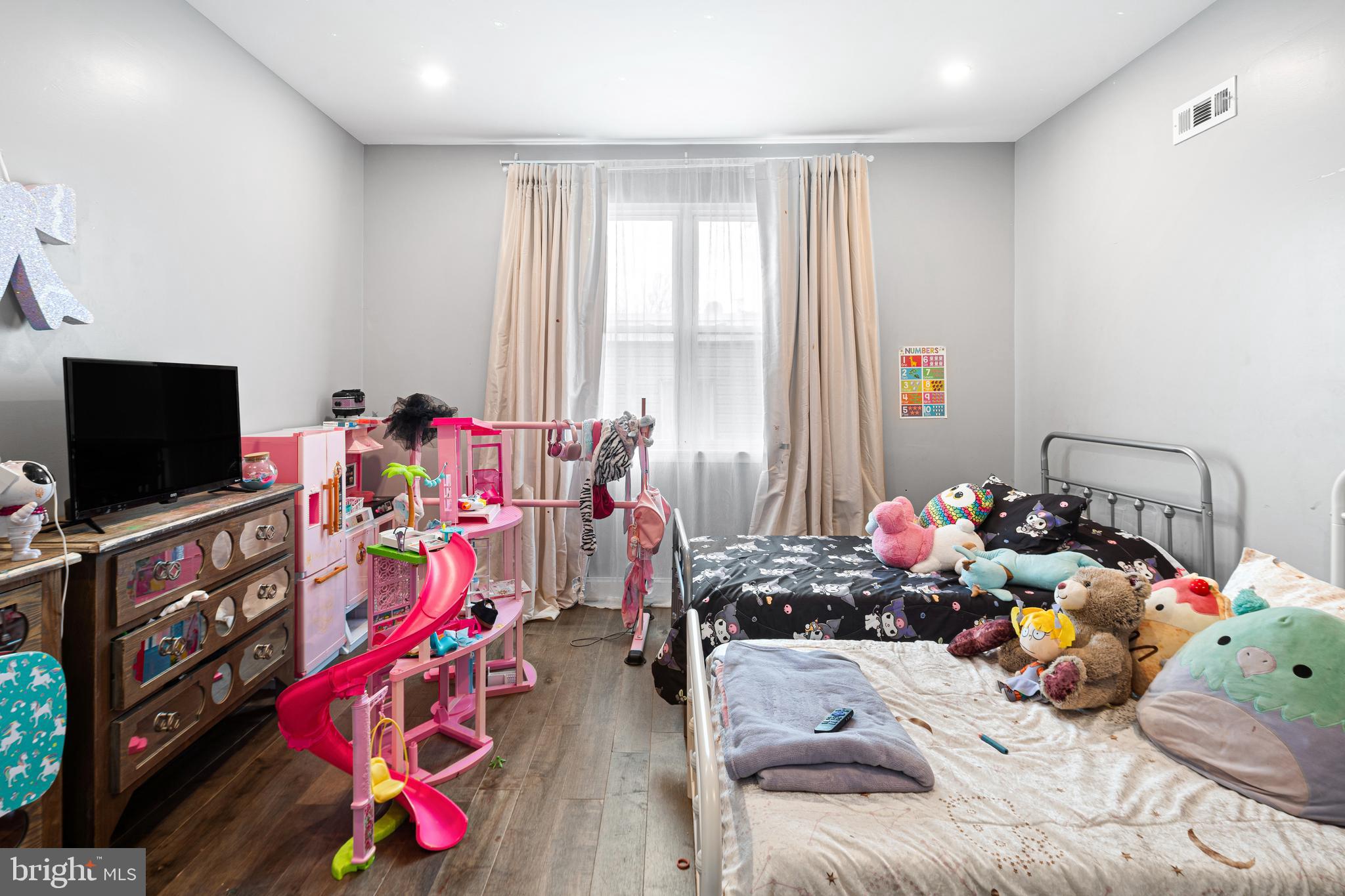 POINT BREEZE - Residential