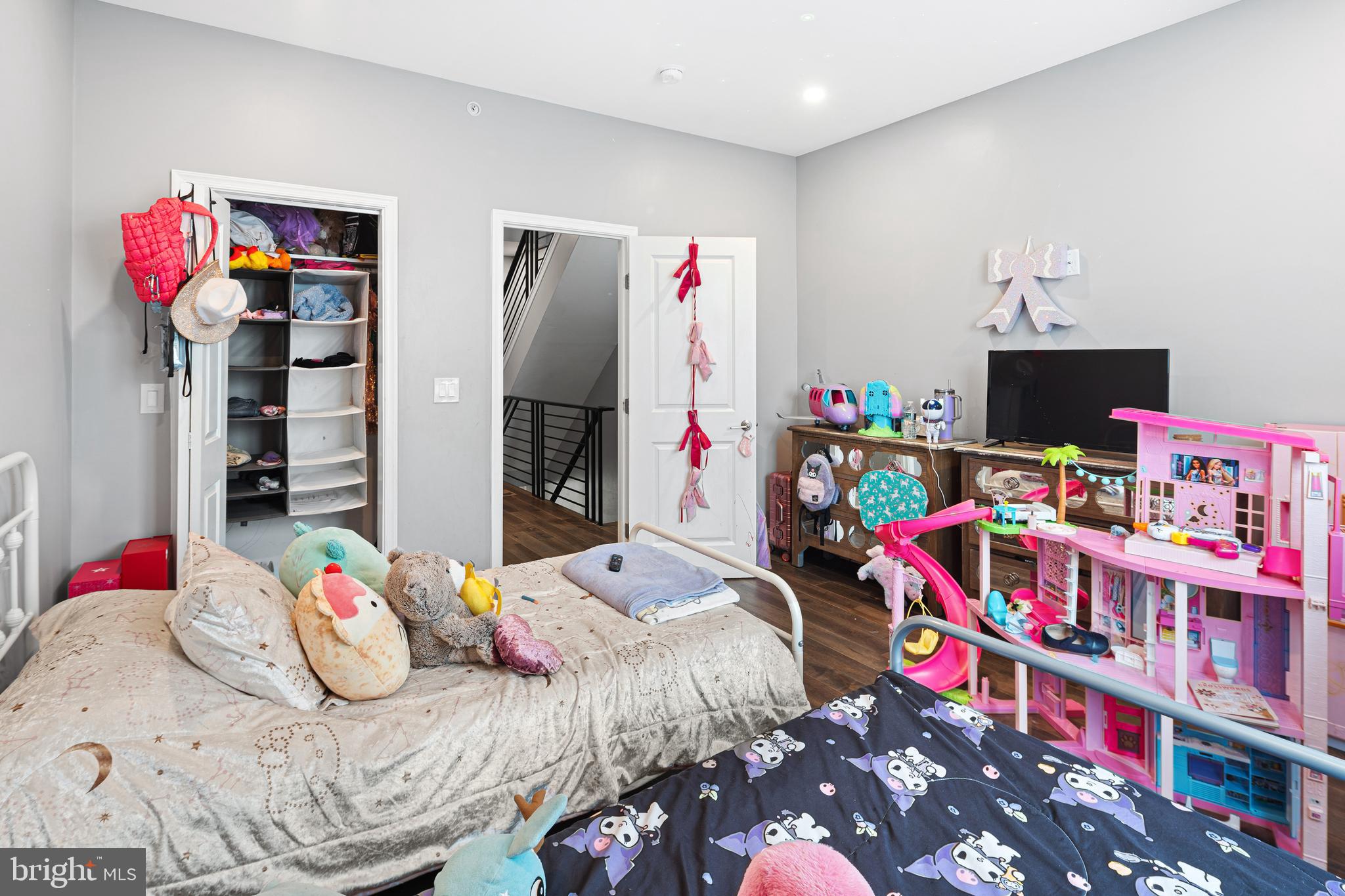 POINT BREEZE - Residential