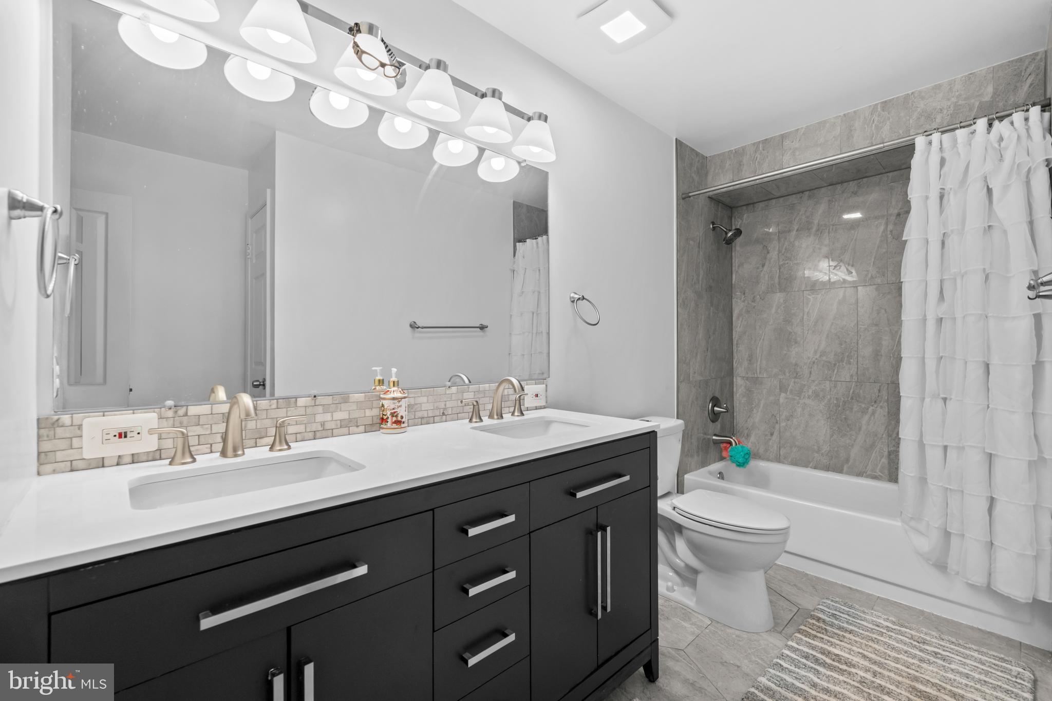 SHAKER WOODS - Residential