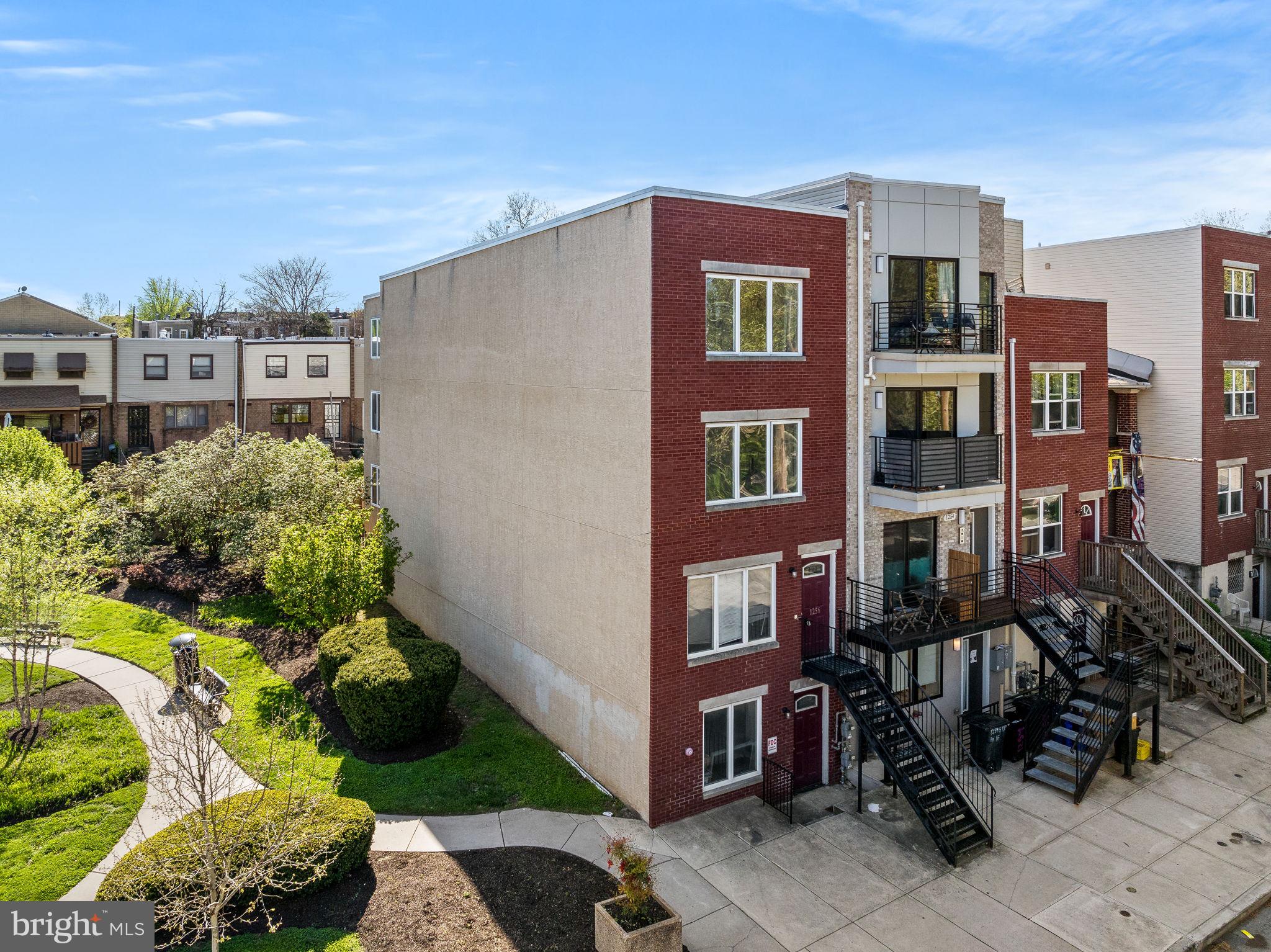 UNIVERSITY CITY - Residential Lease