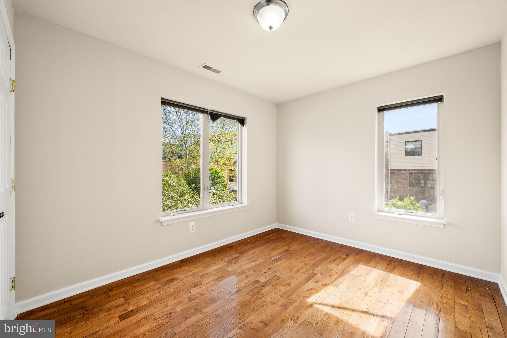 UNIVERSITY CITY - Residential Lease