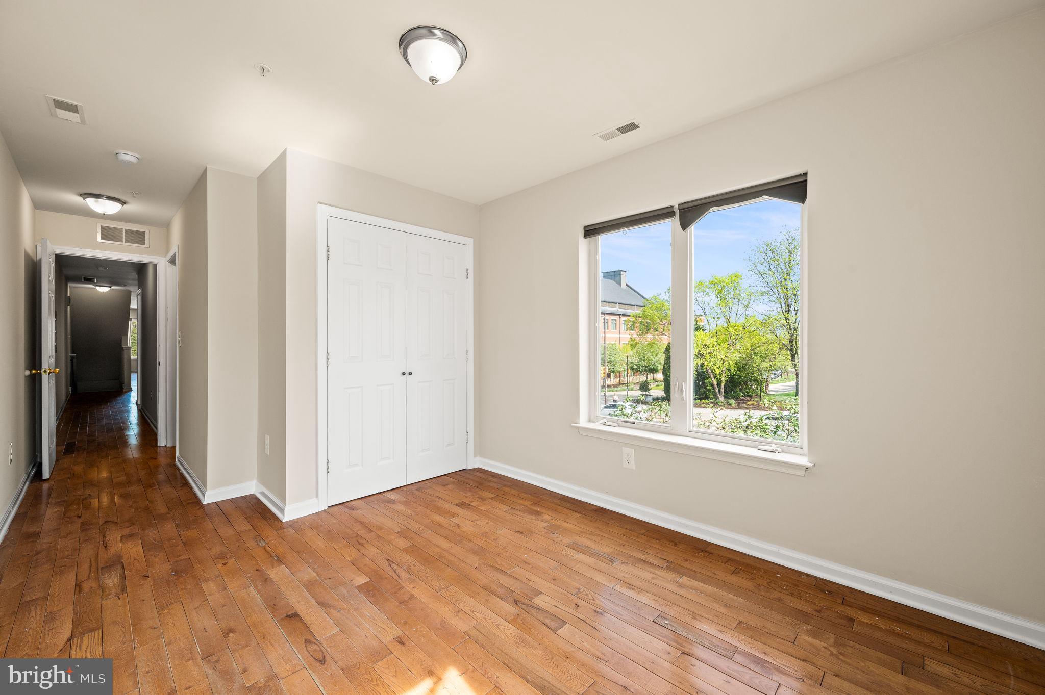 UNIVERSITY CITY - Residential Lease