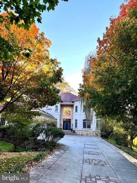 2964 WILSON AVENUE OAKTON VA 22124