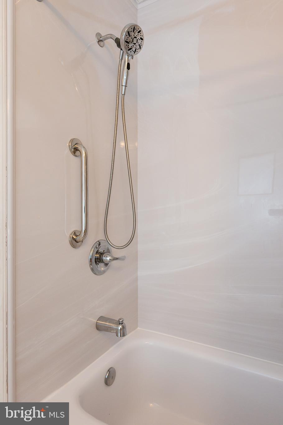 GRACE HARBOUR - Residential