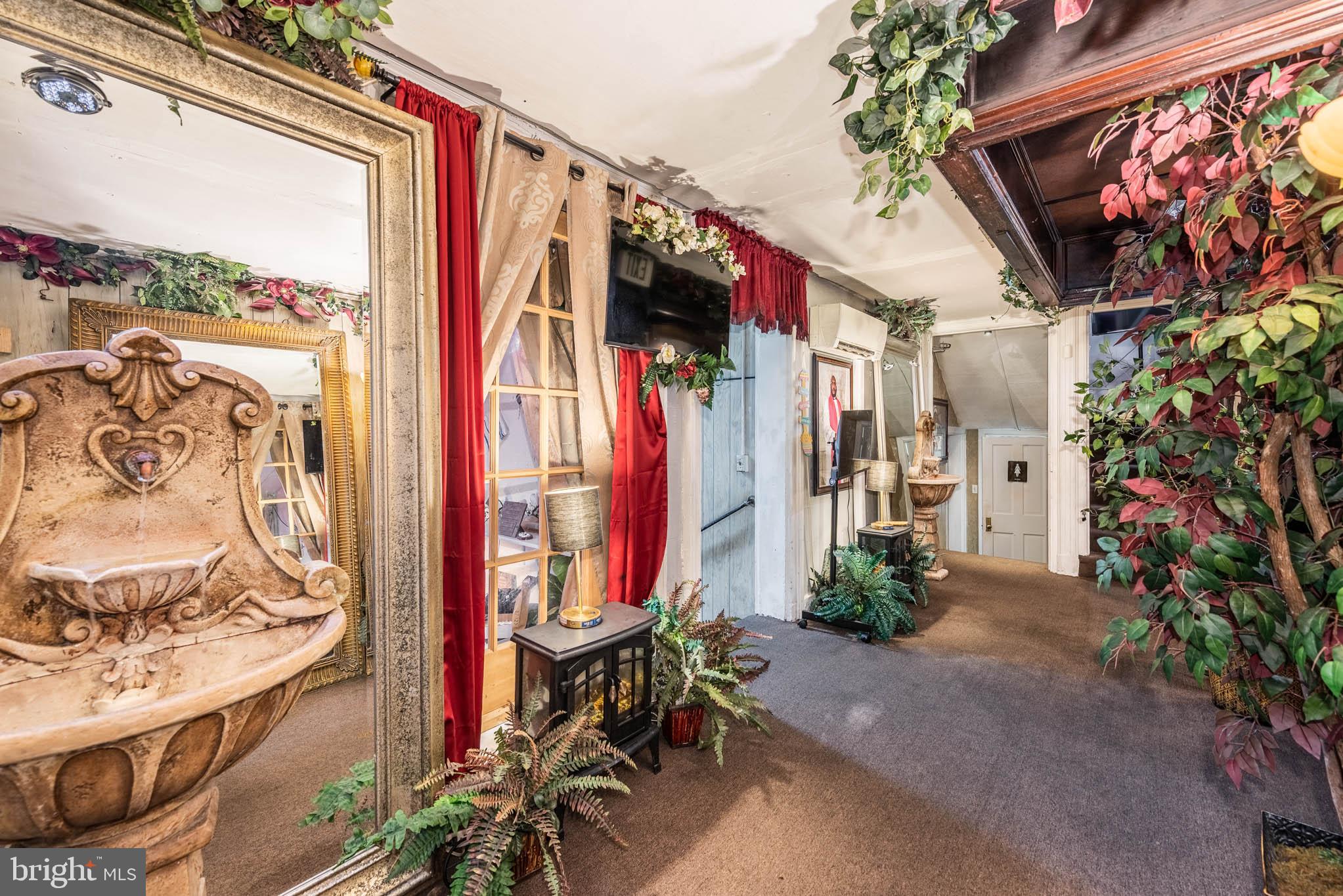 WASHINGTON VILLAGE - Commercial Sale