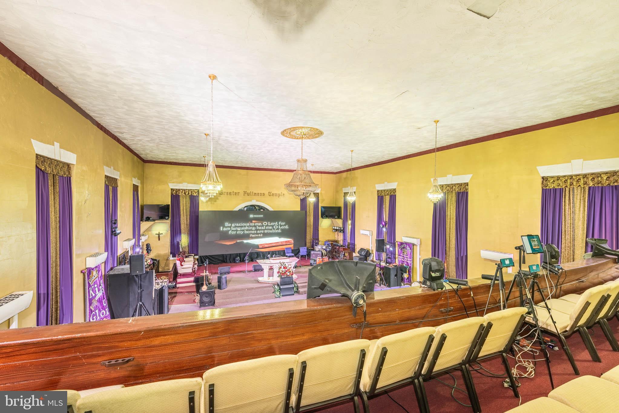 WASHINGTON VILLAGE - Commercial Sale