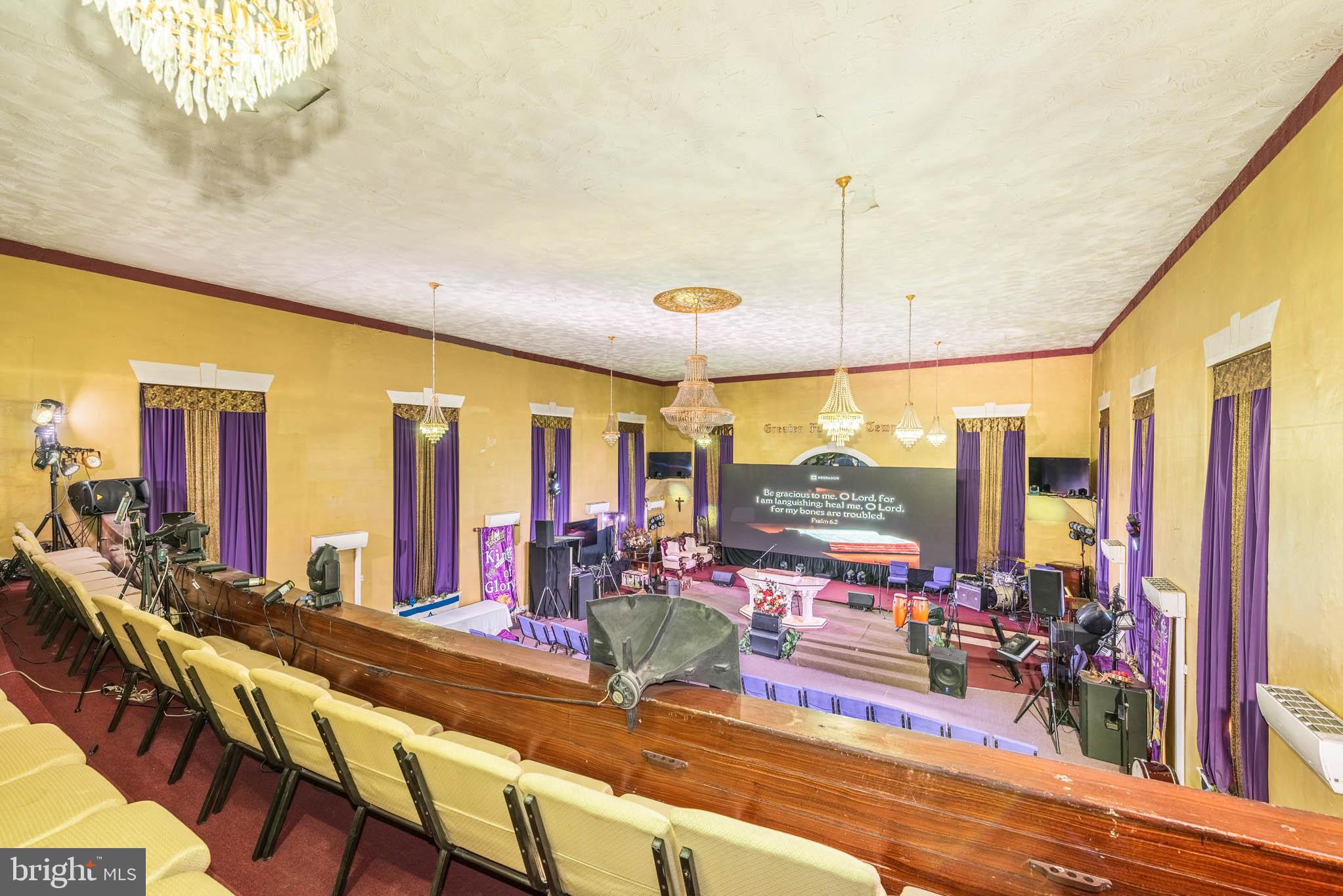 WASHINGTON VILLAGE - Commercial Sale