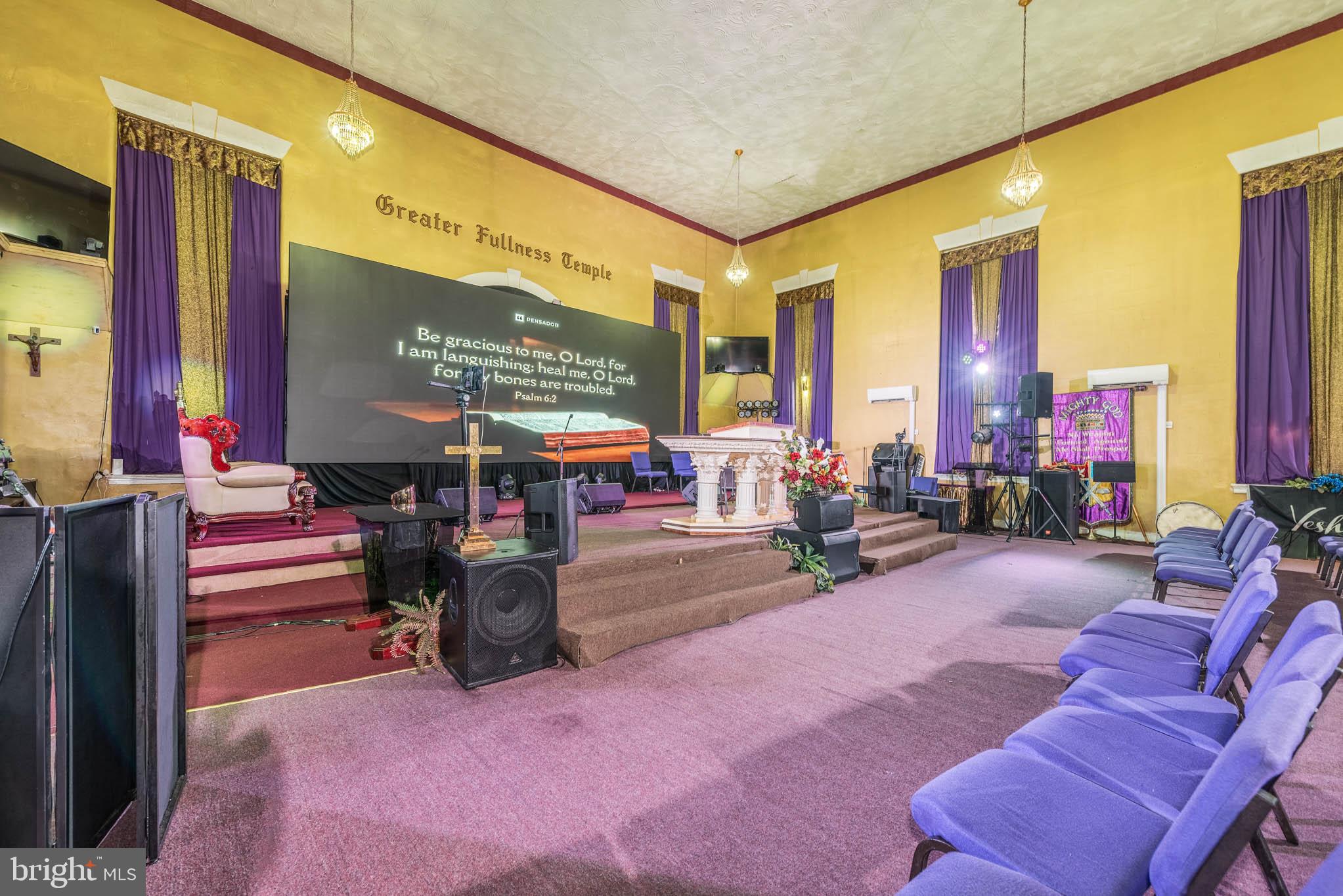 WASHINGTON VILLAGE - Commercial Sale