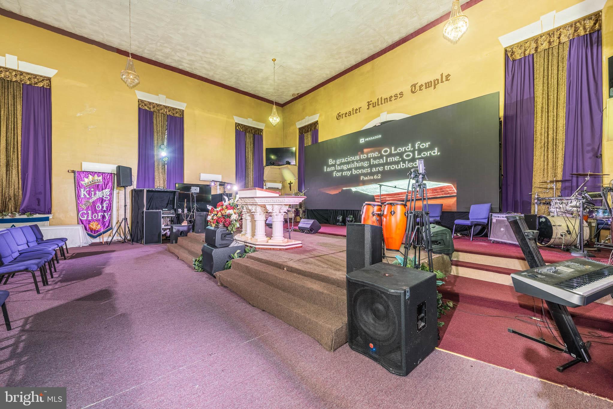 WASHINGTON VILLAGE - Commercial Sale