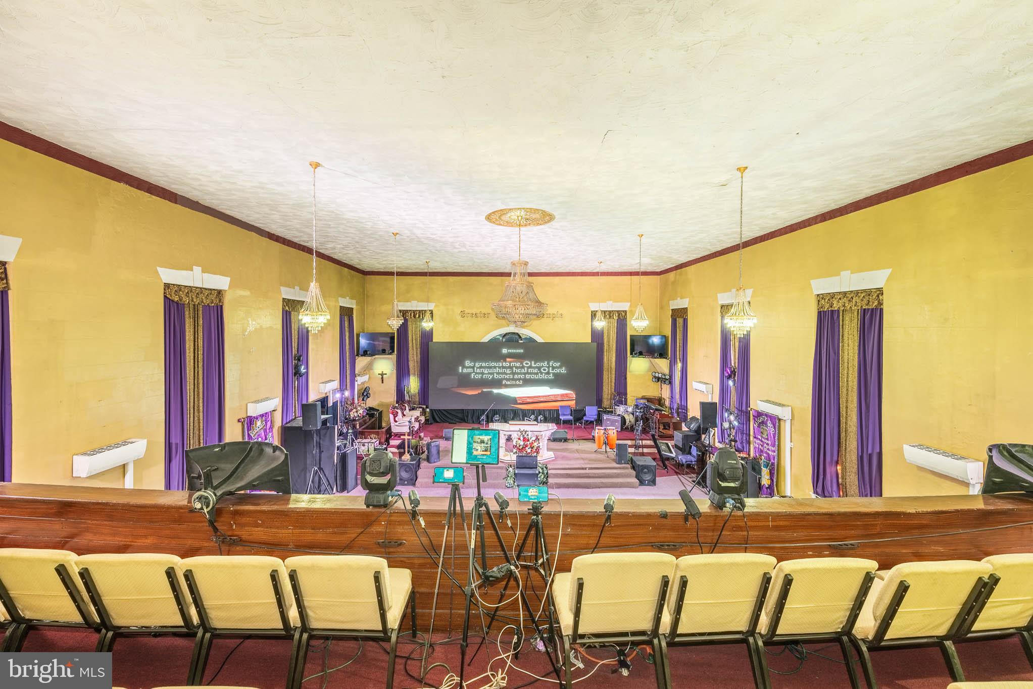 WASHINGTON VILLAGE - Commercial Sale
