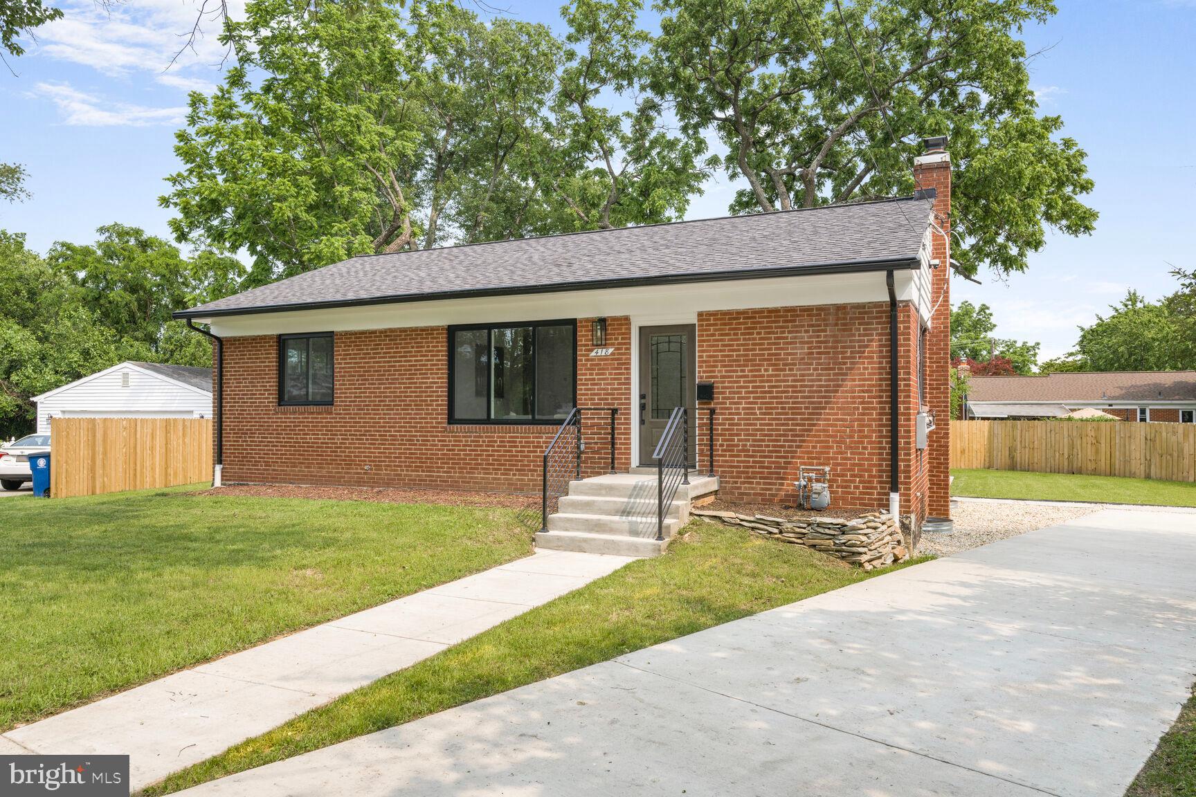 418 BELTON COURT