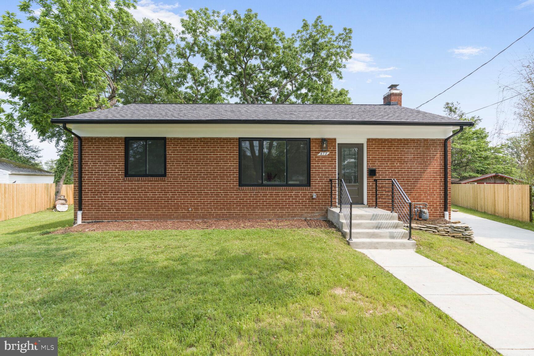 418 BELTON COURT