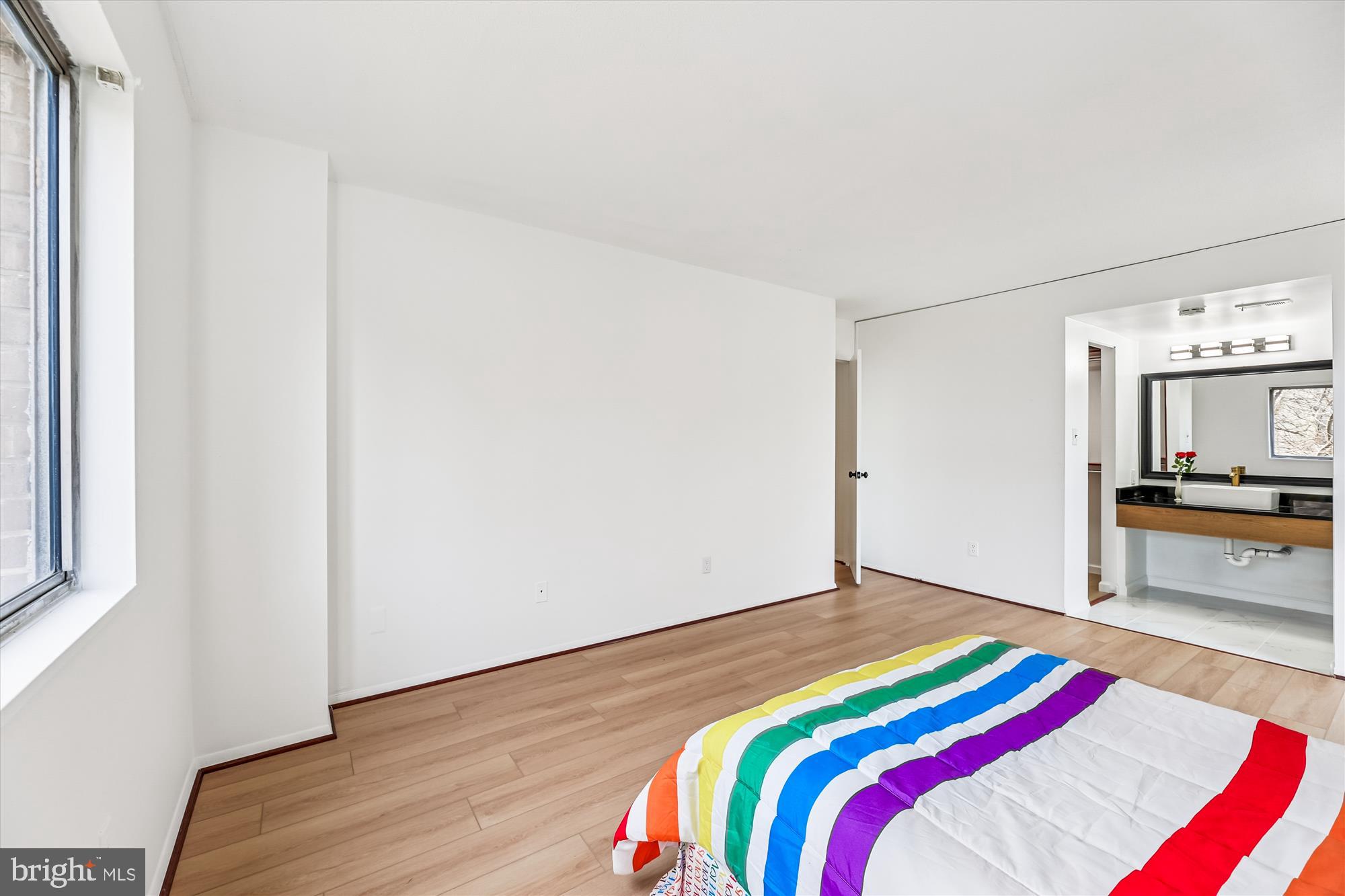 PRESIDENTIAL TOWERS - Residential