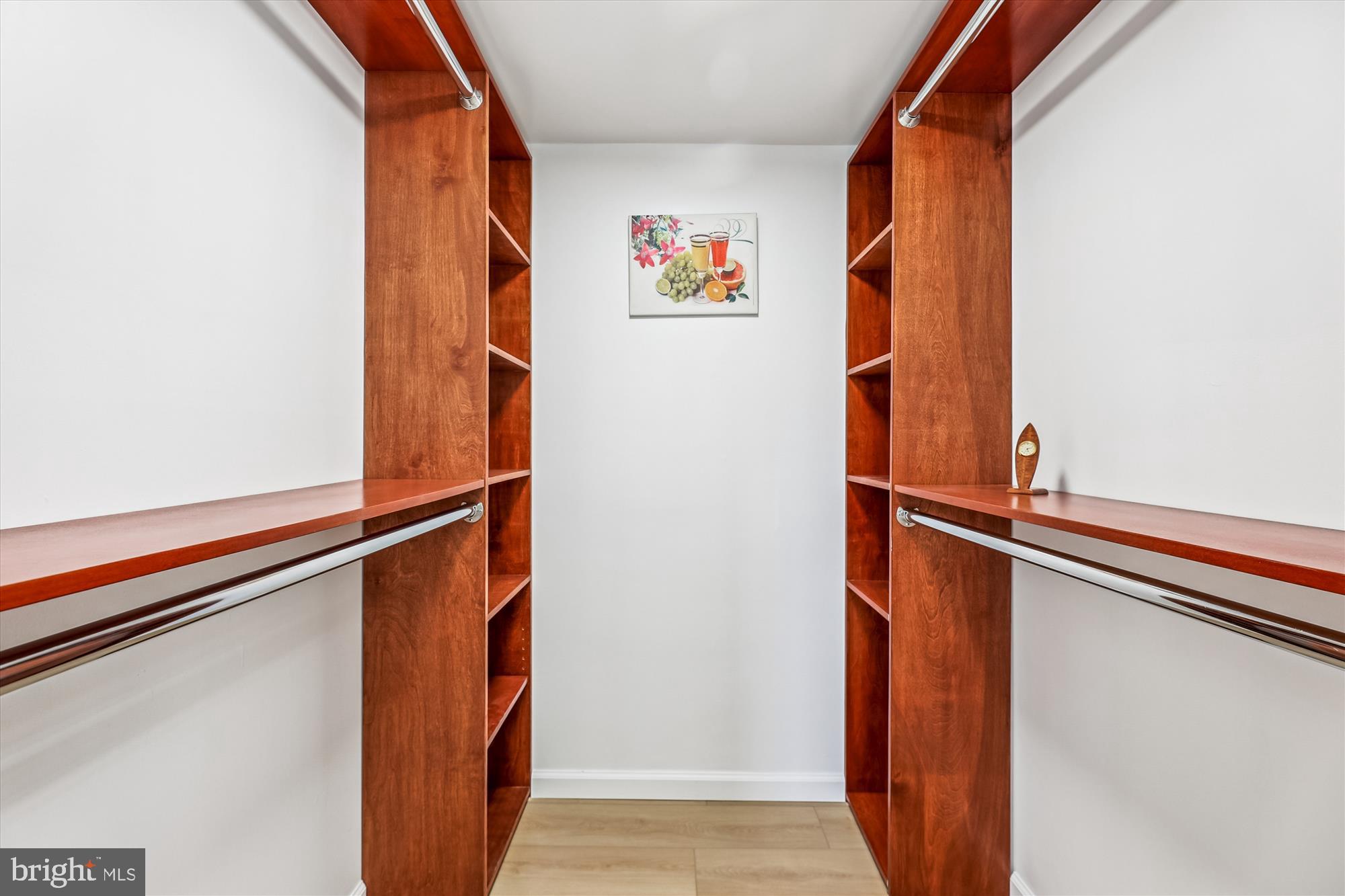 PRESIDENTIAL TOWERS - Residential