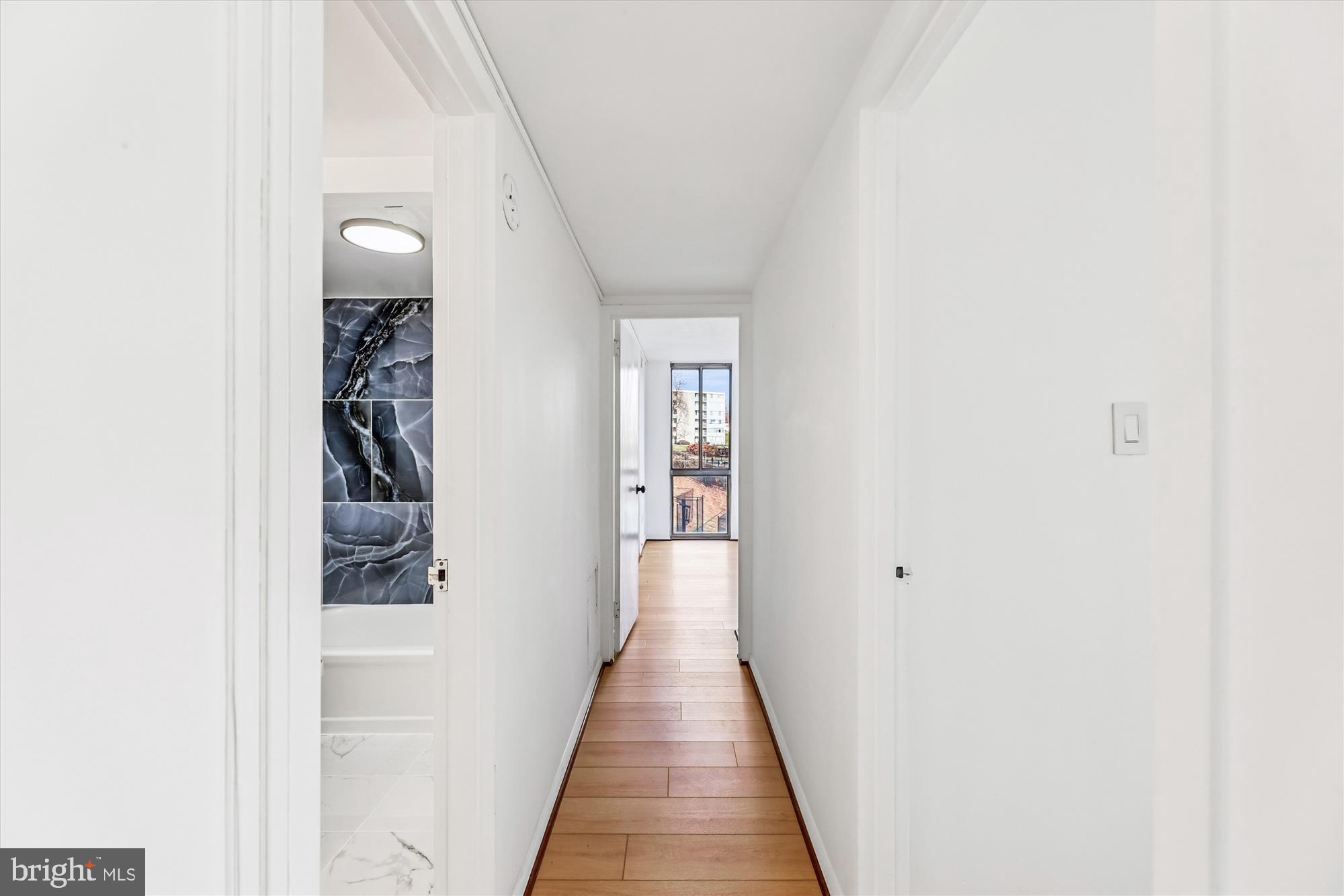 PRESIDENTIAL TOWERS - Residential