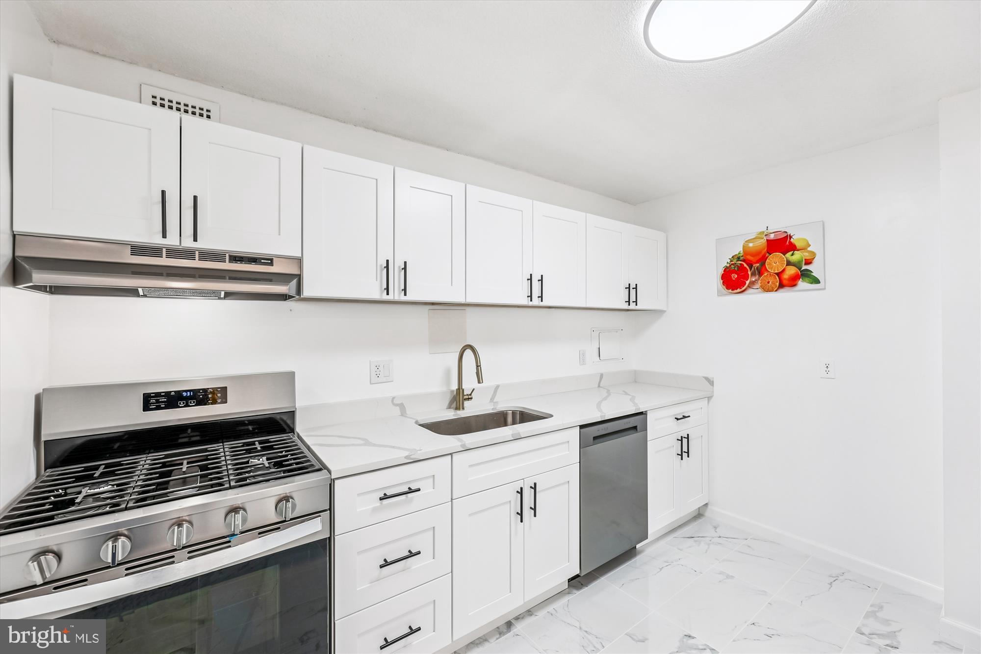 PRESIDENTIAL TOWERS - Residential